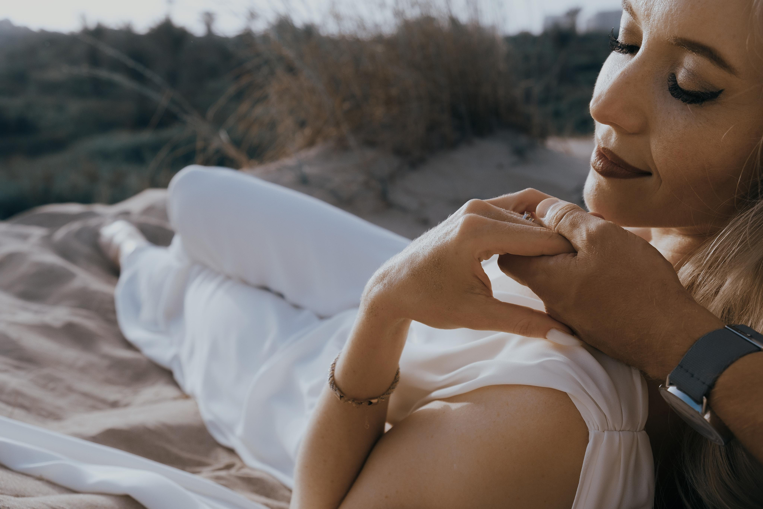 Vika & Slava: Лав стори на диком пляже в Испании