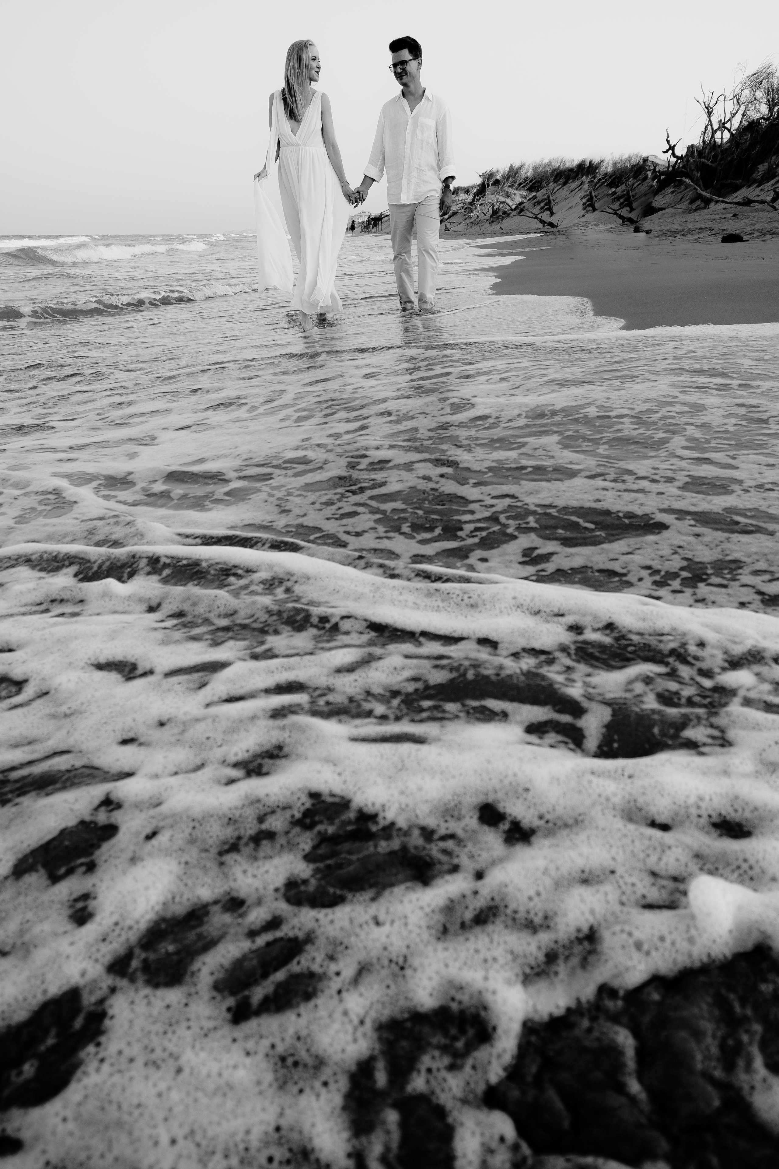 Vika & Slava: Лав стори на диком пляже в Испании