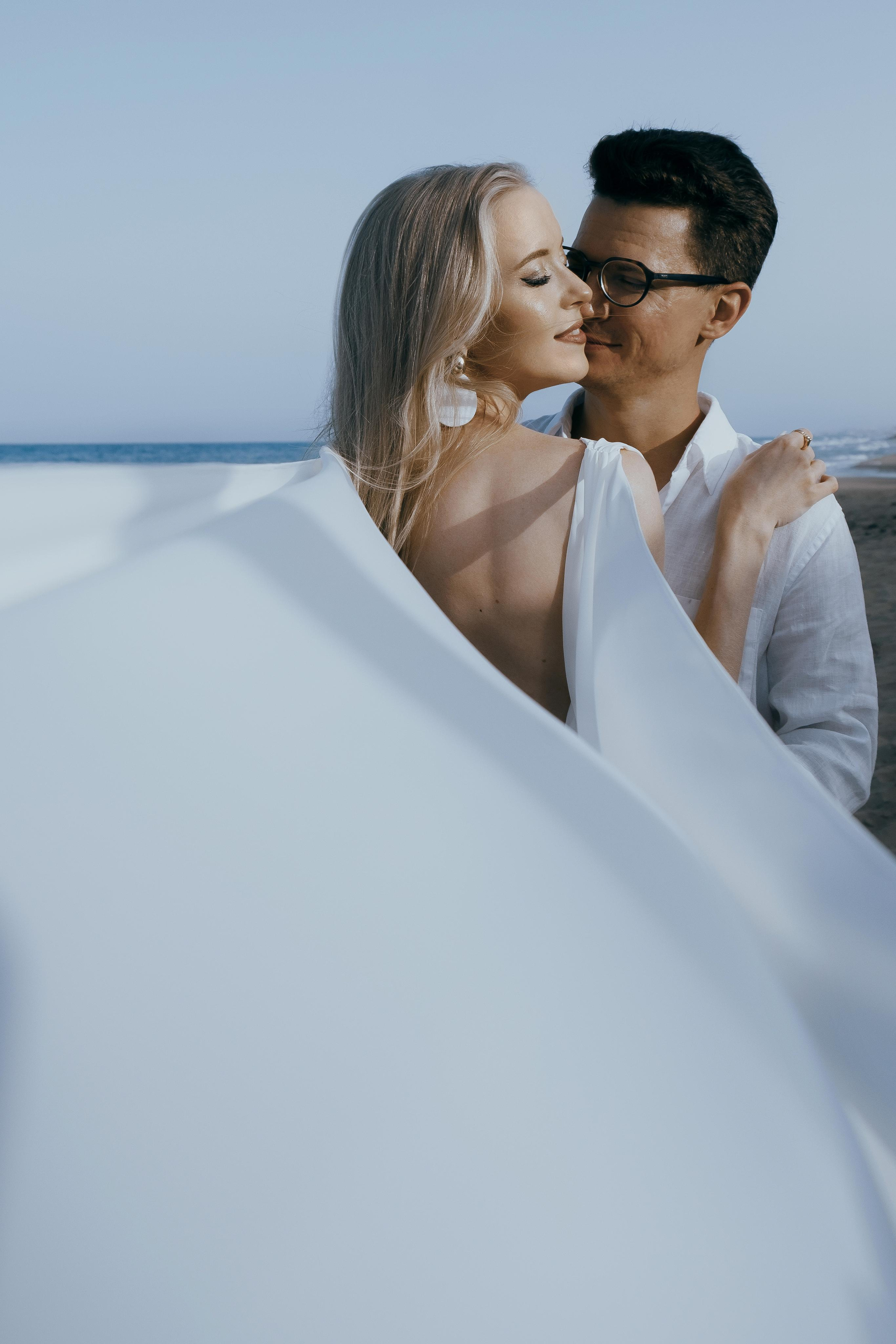 Vika & Slava: Лав стори на диком пляже в Испании