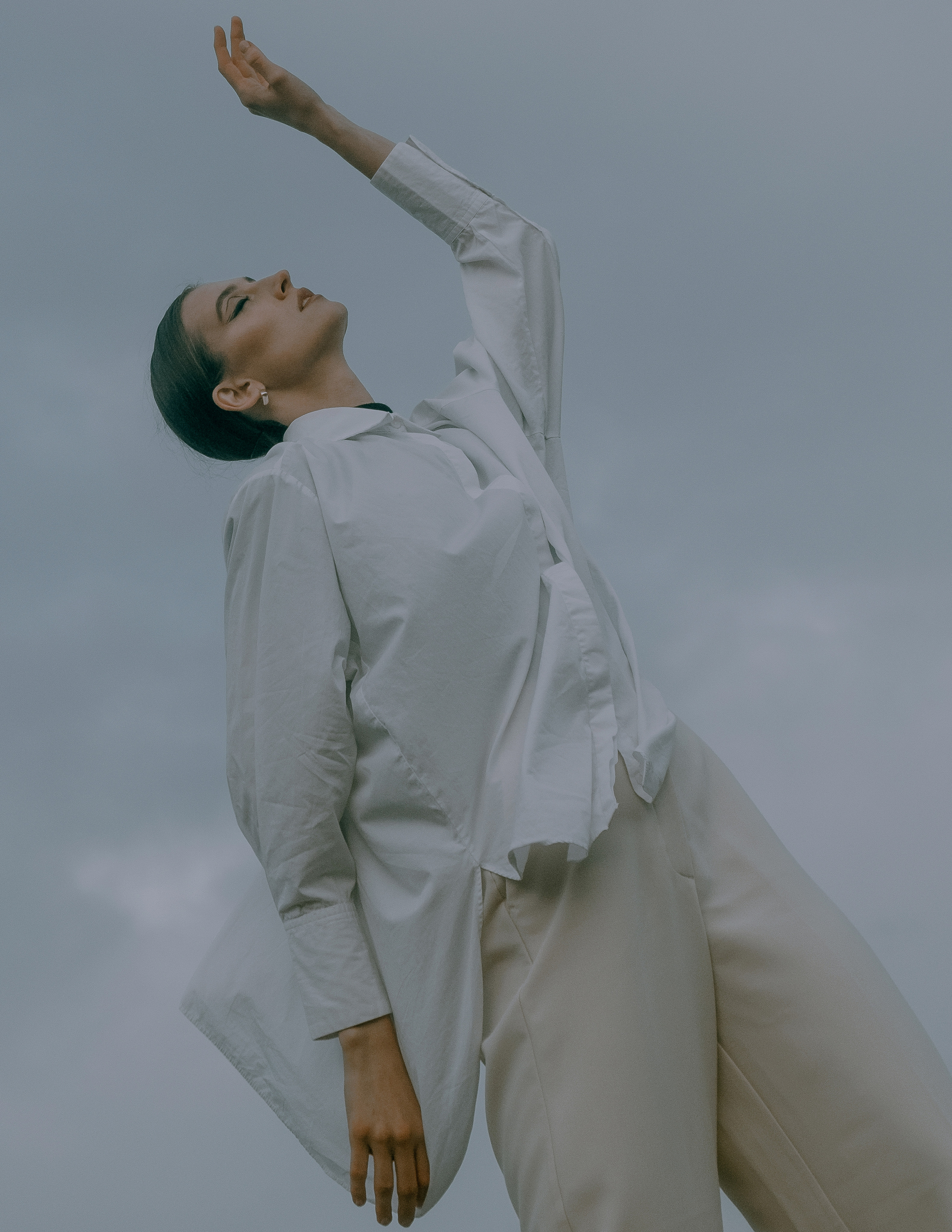 Atmospheric stylized photo shoot by the sea