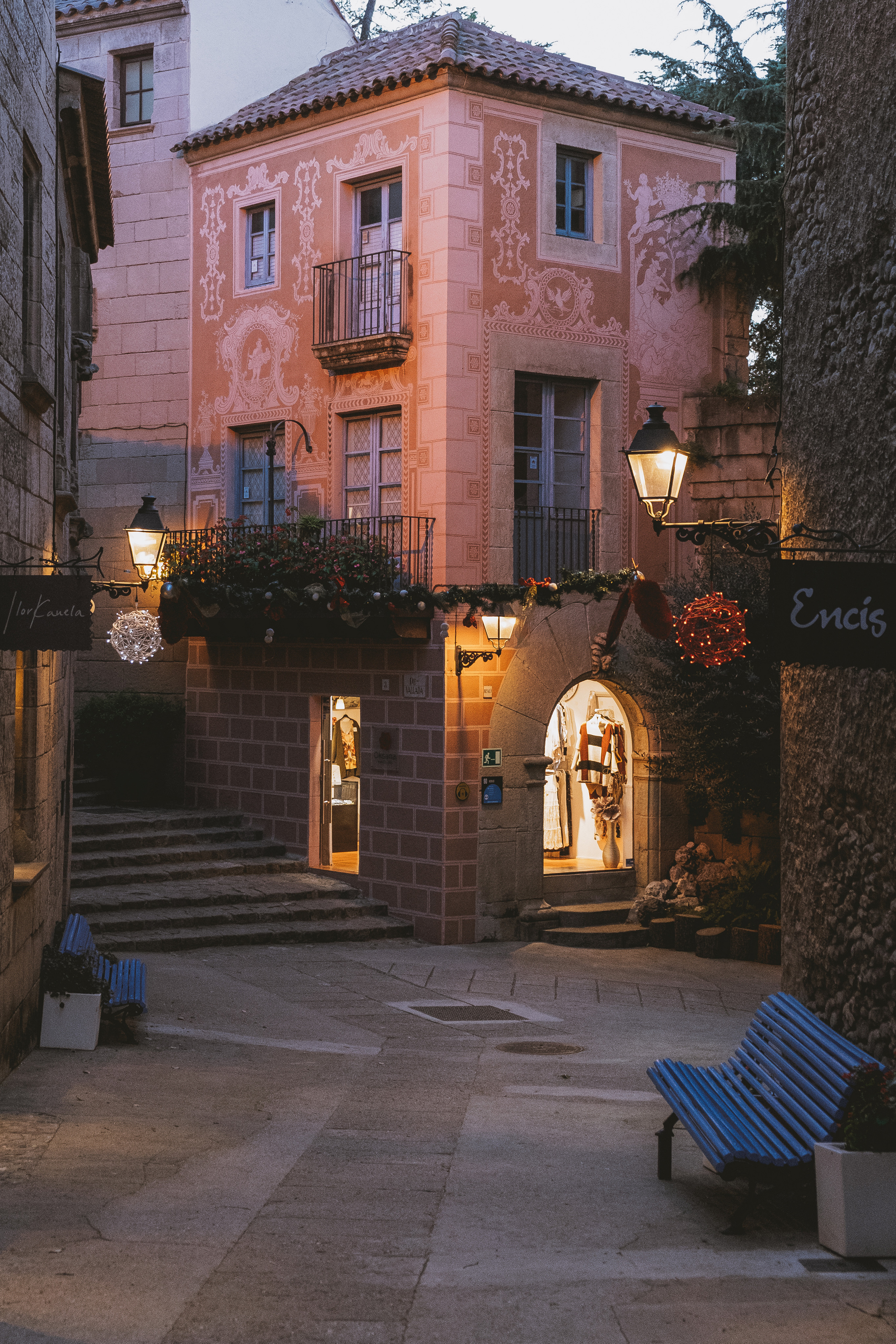 Poble Espanyol (Испанская деревня, исп. Pueblo Español)