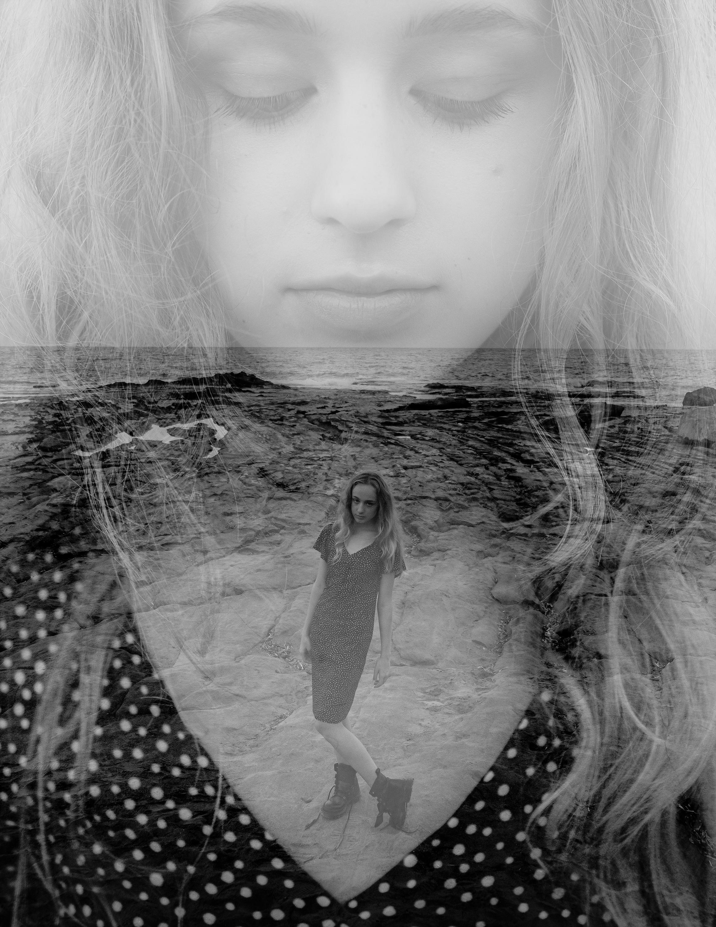 Anastasia. Атмосферная фотосессия на каменистом пляже для юной модели