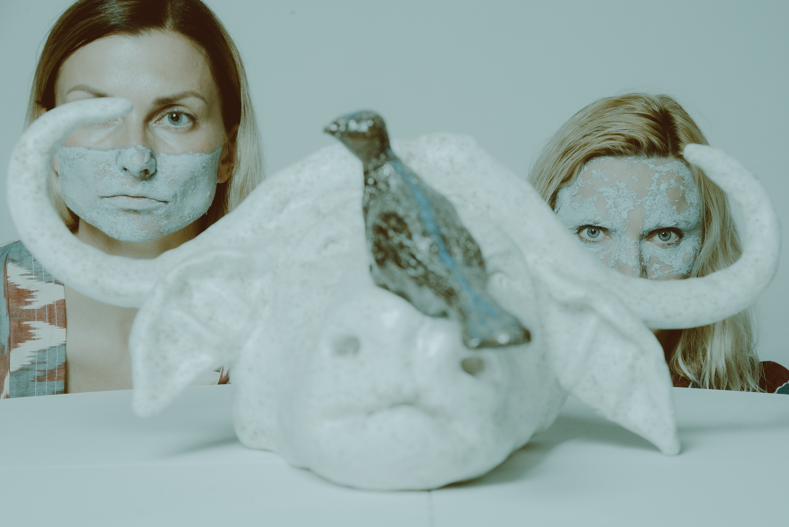 Coherence. Креативная арт-фотосессия с двумя девушками