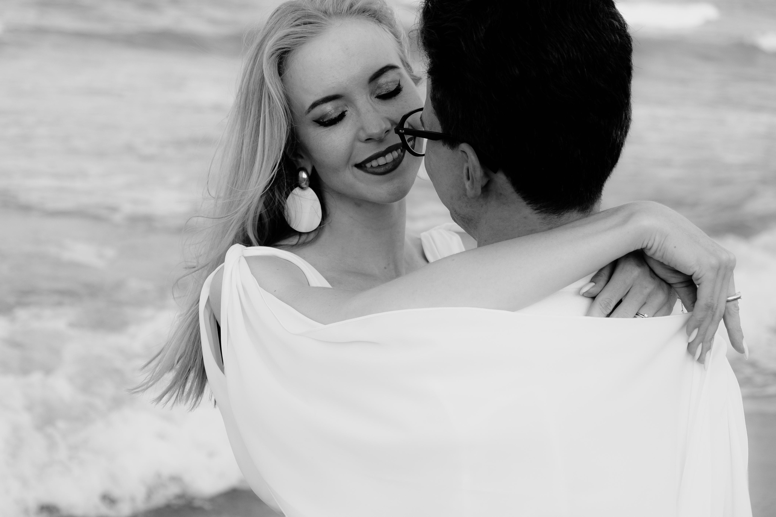 Vika & Slava: Лав стори на диком пляже в Испании