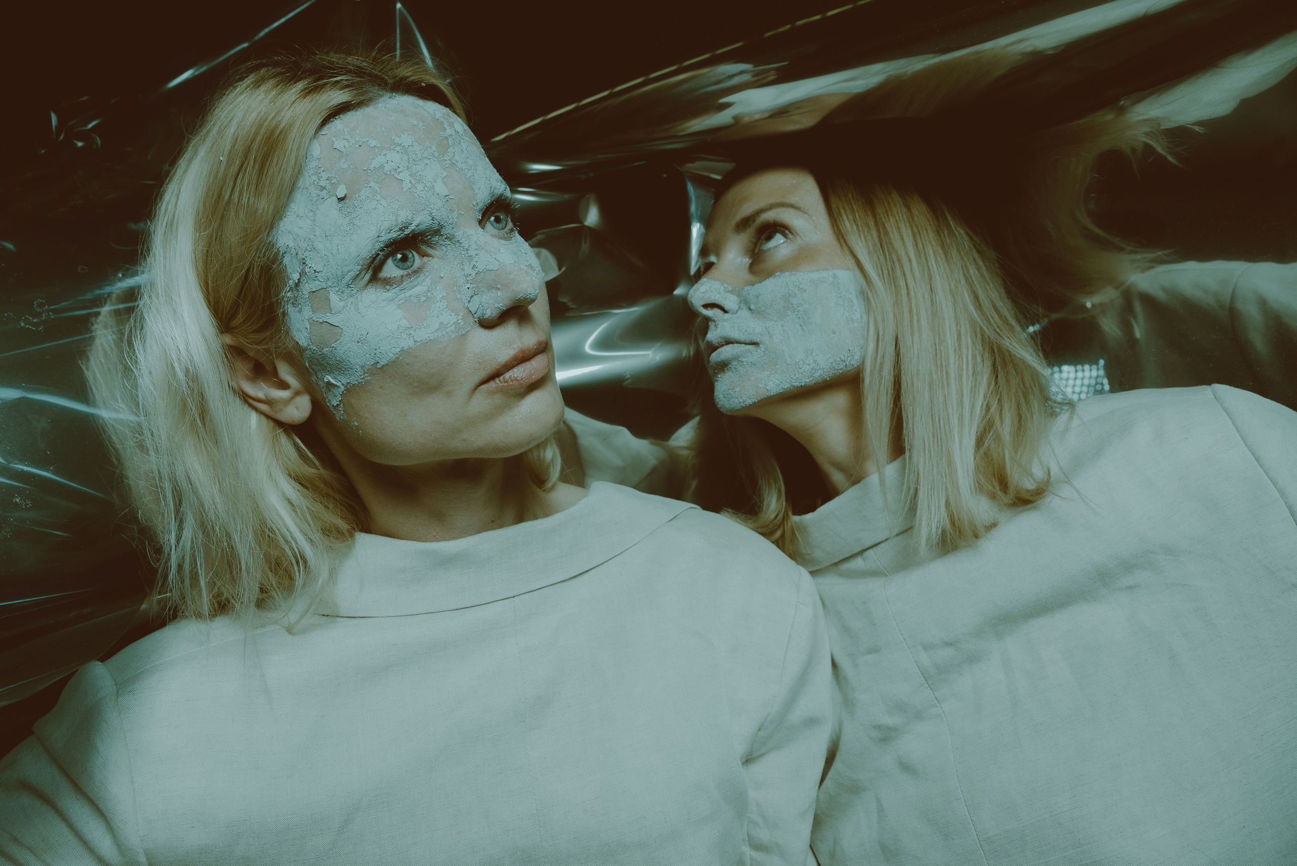 Coherence. Креативная арт-фотосессия с двумя девушками