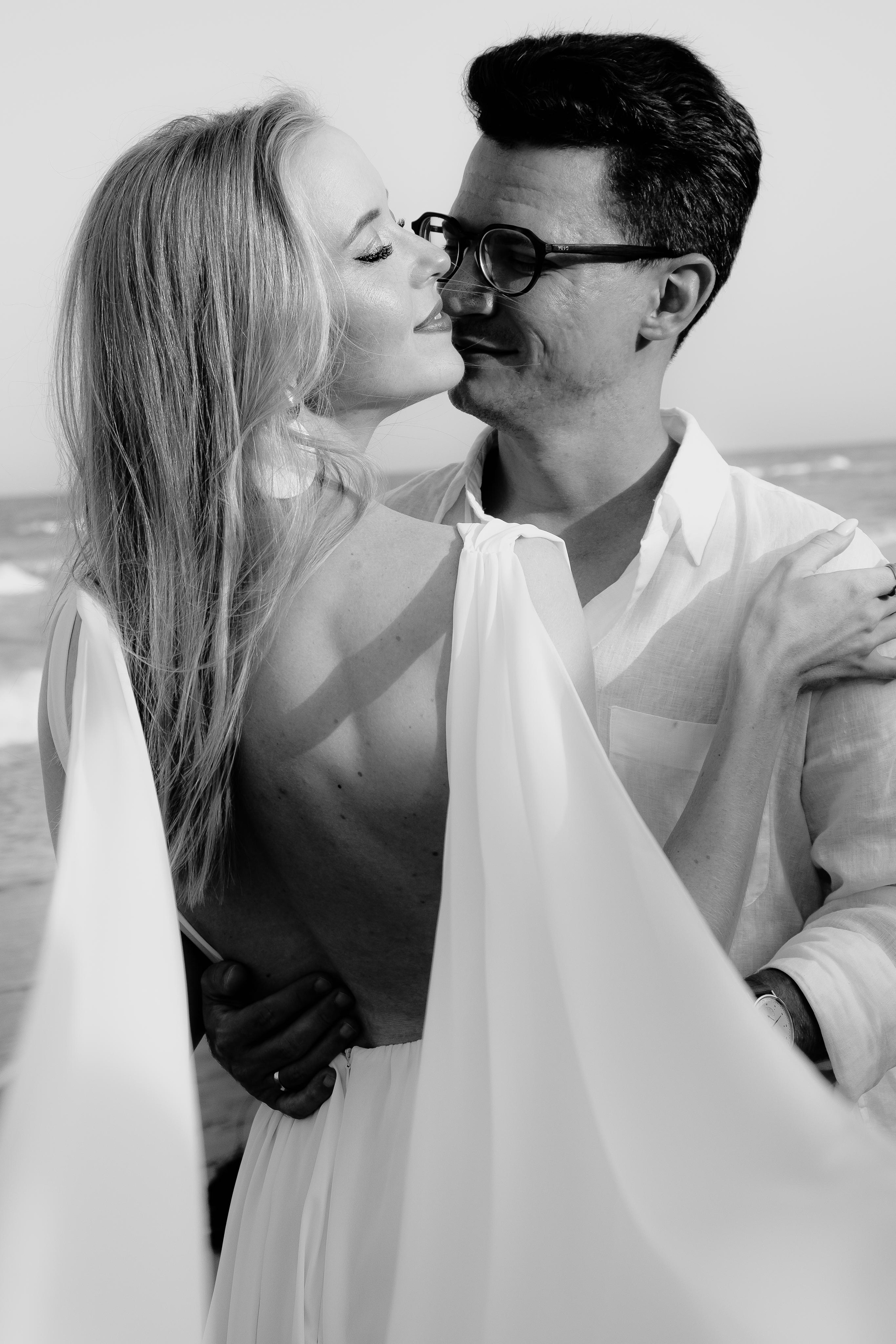 Vika & Slava: Лав стори на диком пляже в Испании