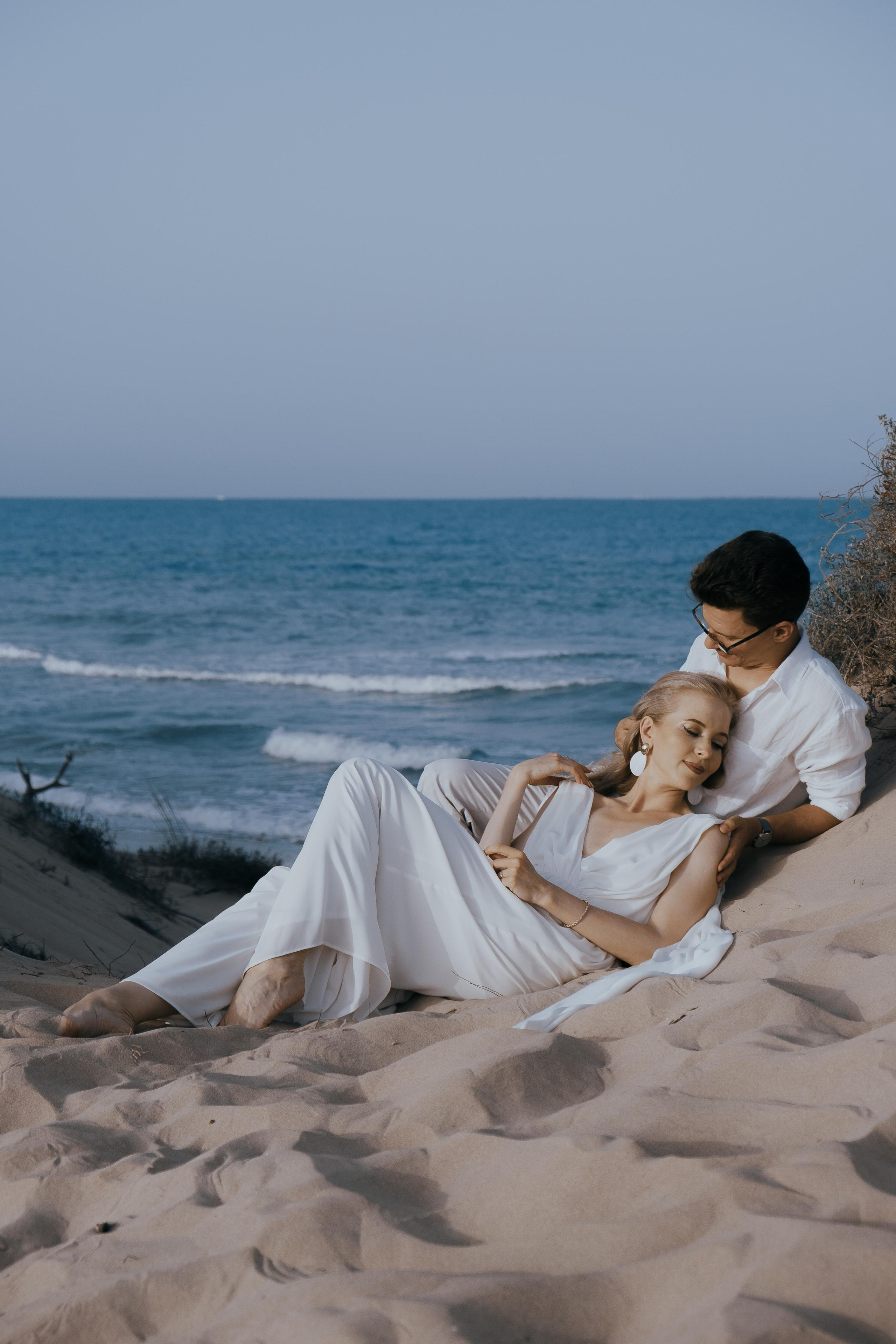 Vika & Slava: Лав стори на диком пляже в Испании