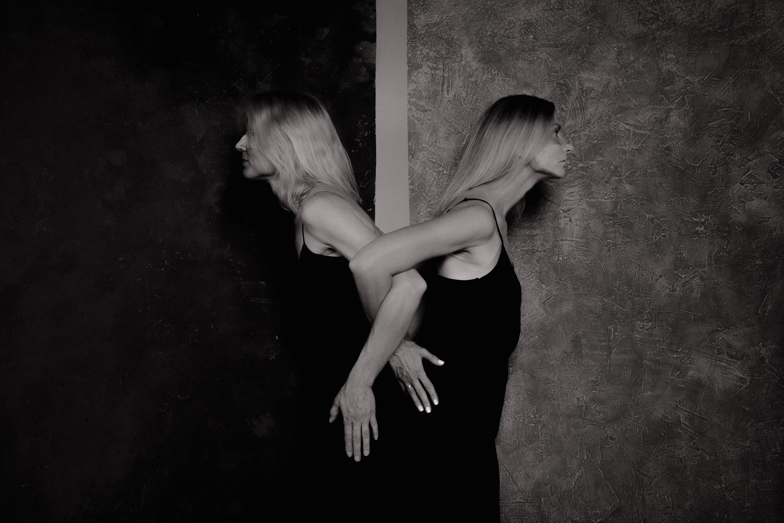 Coherence. Креативная арт-фотосессия с двумя девушками