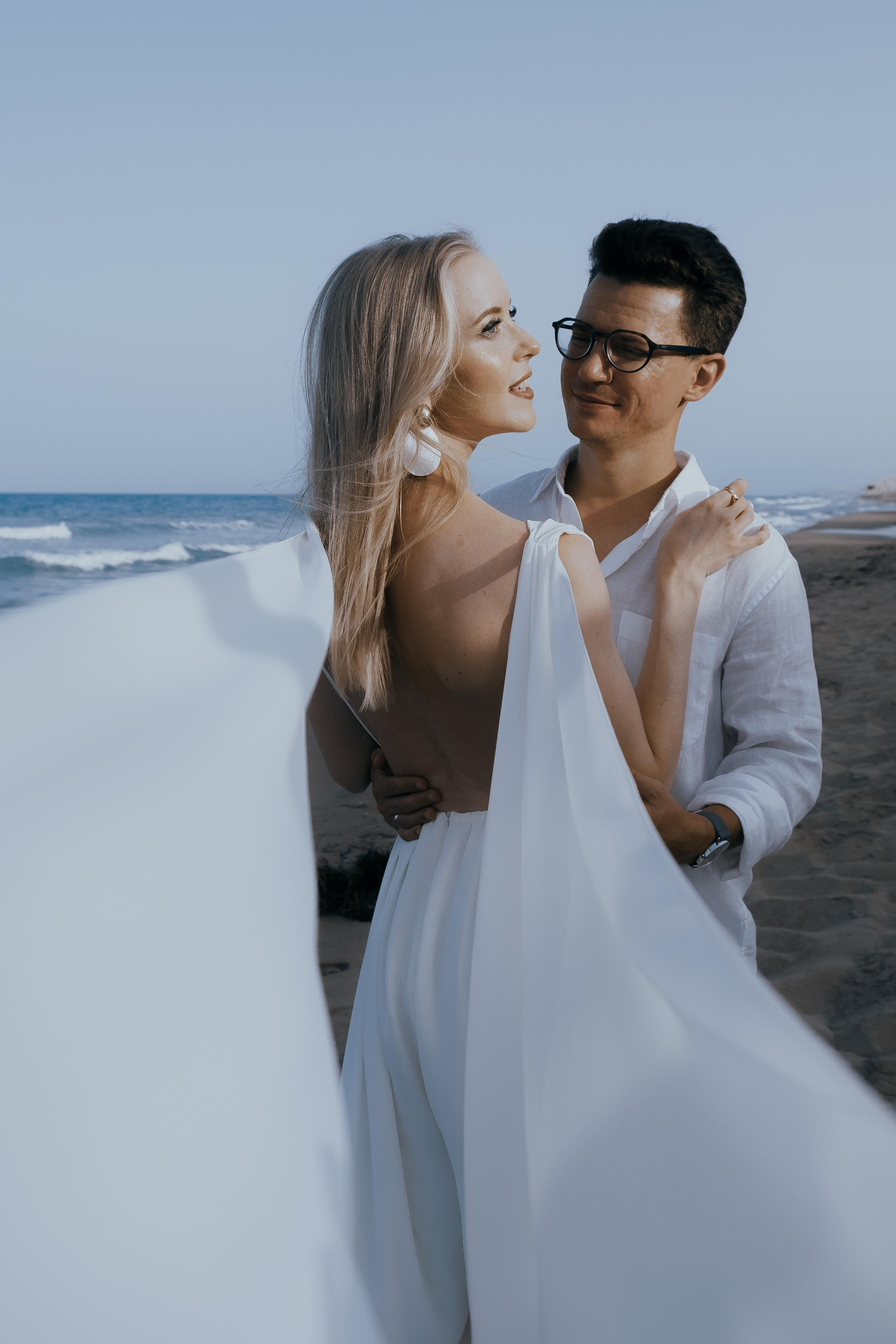 Vika & Slava: Лав стори на диком пляже в Испании