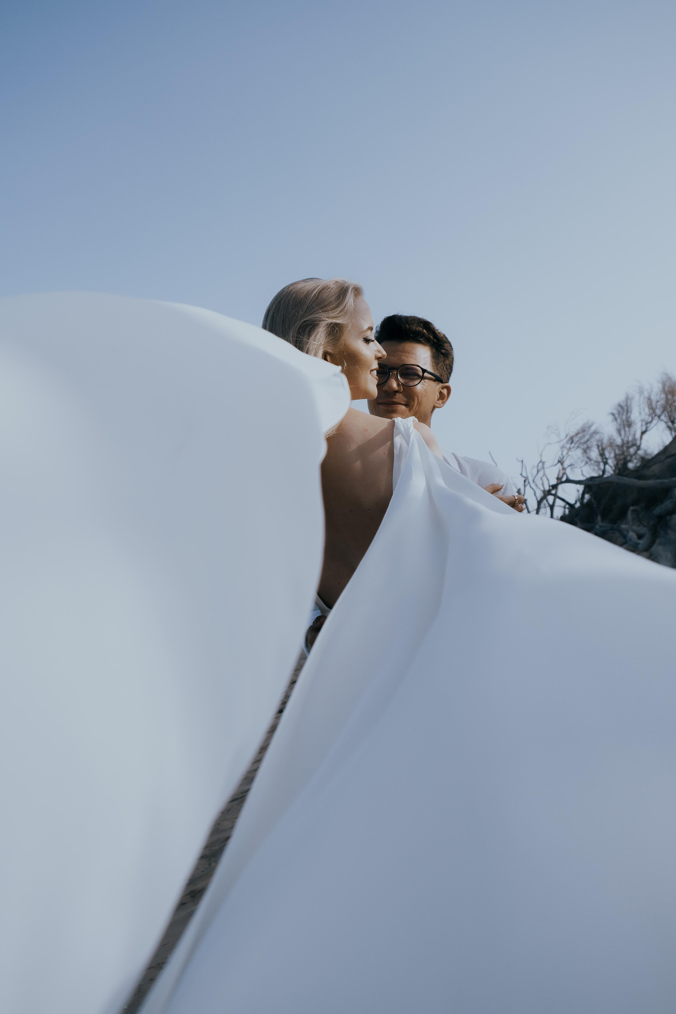 Vika & Slava: Лав стори на диком пляже в Испании