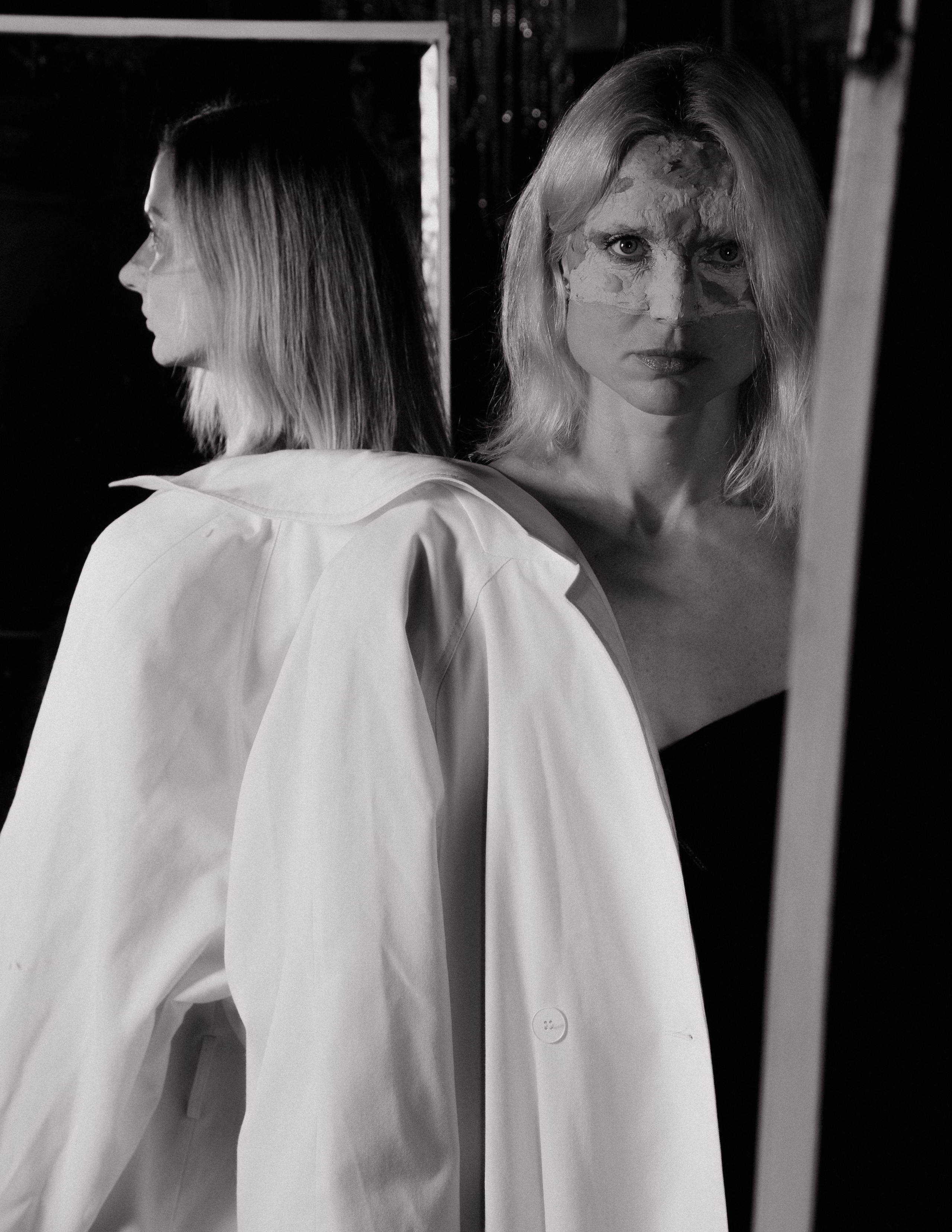 Coherence. Креативная арт-фотосессия с двумя девушками