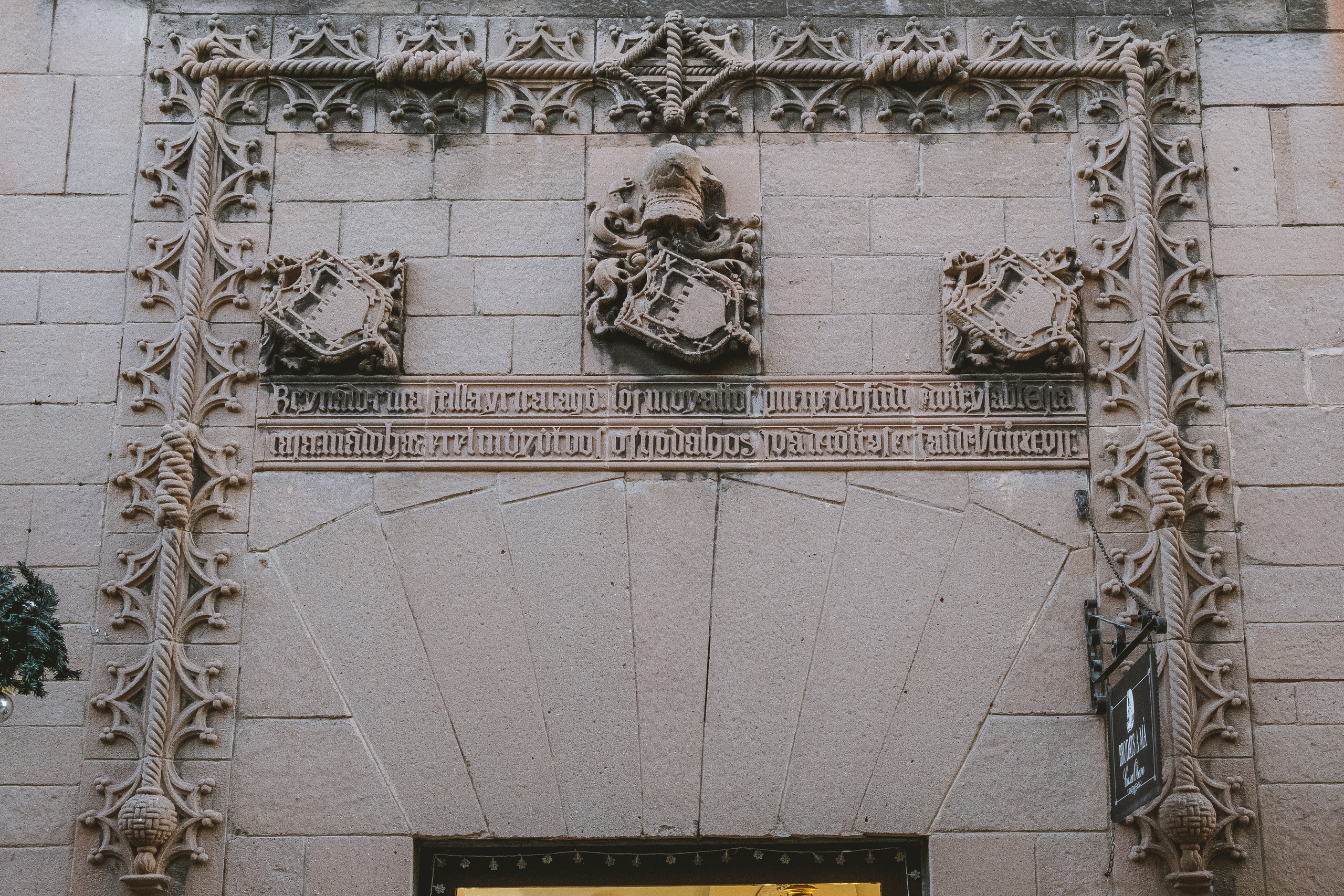 Poble Espanyol (Испанская деревня, исп. Pueblo Español)