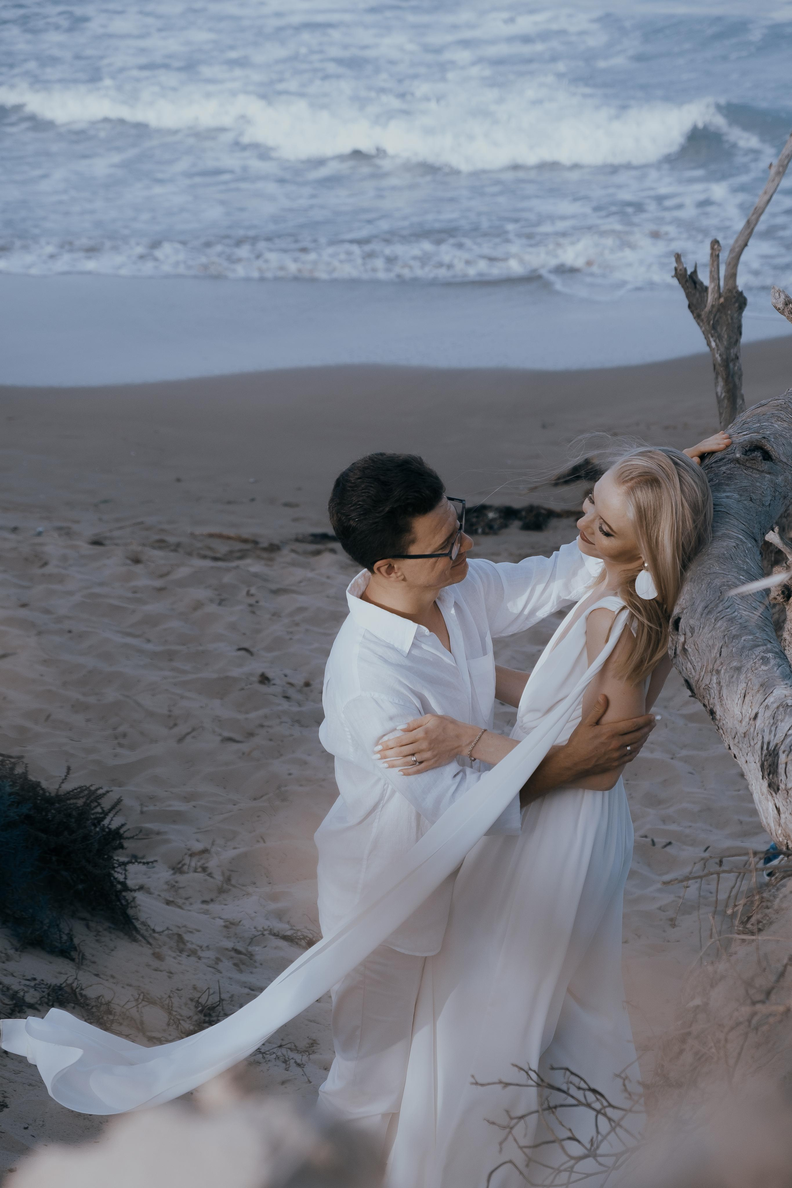 Vika & Slava: Лав стори на диком пляже в Испании