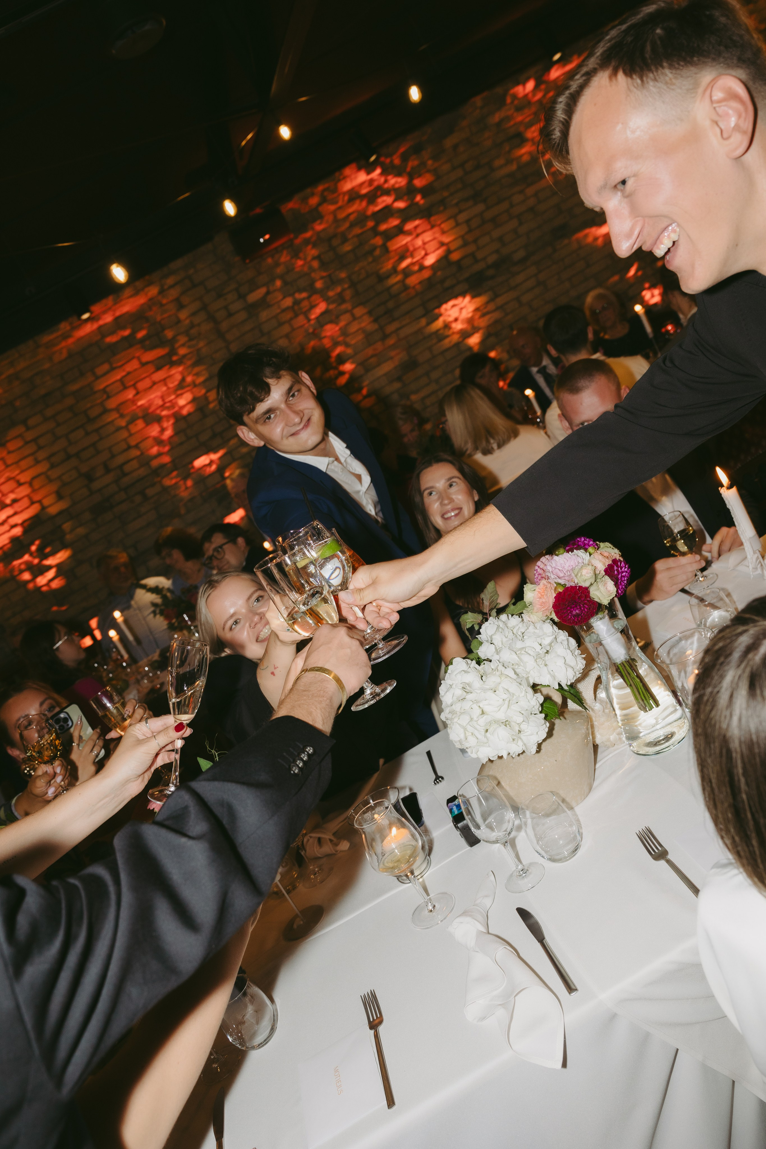 Miglė ir Mindaugas | 2024 | MIESTO VESTUVĖS. Vestuvių ir šeimų fotografė Lena Bondarenko / belove photo