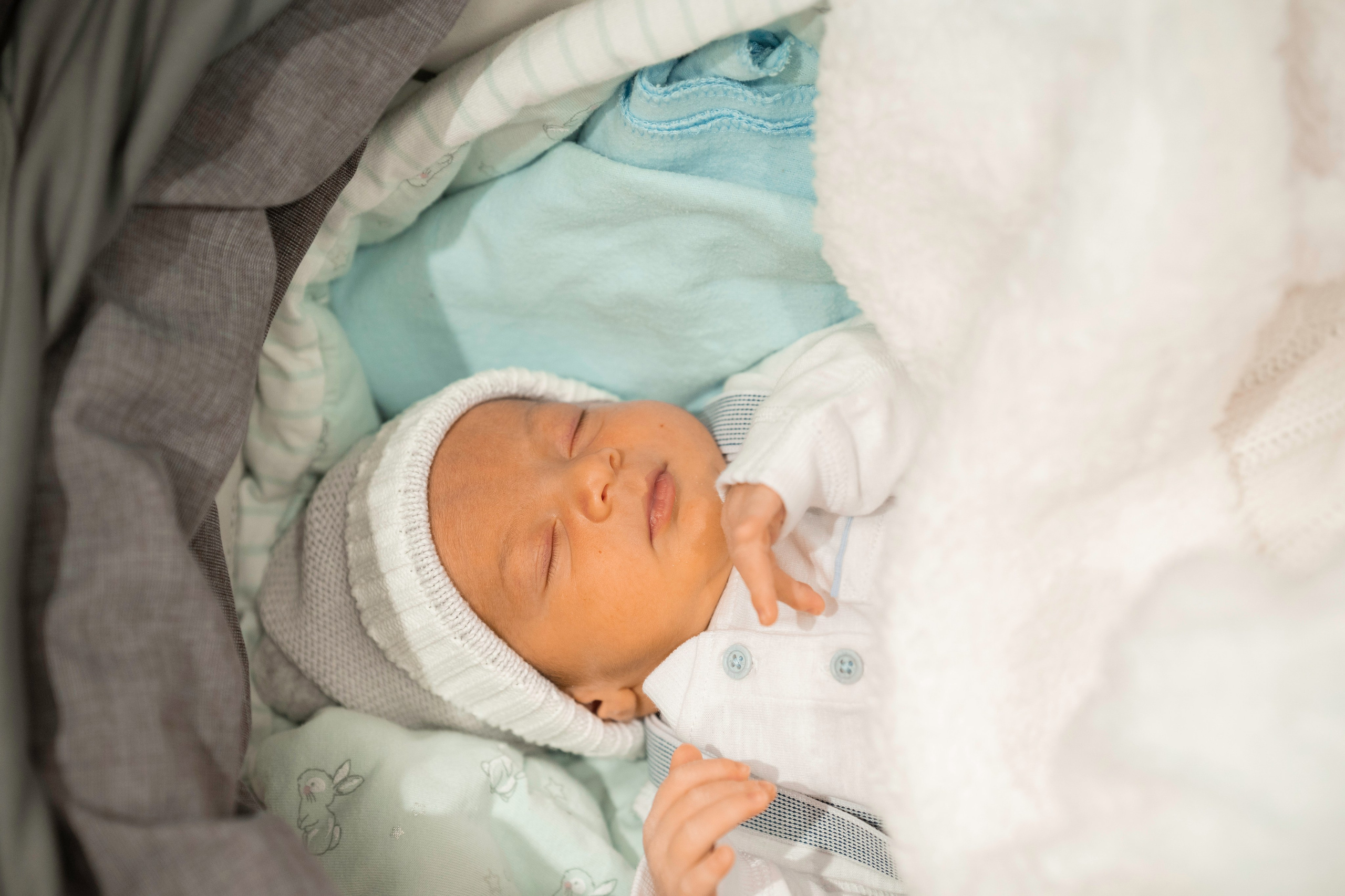 הברית של יוסף וחנה. יוסף מזרחי צילום חתונה, ברית וזוגיות. צלם מקצועי שאוהב להוציא אתכם הכי יפים ברגעים הכי מרגשים