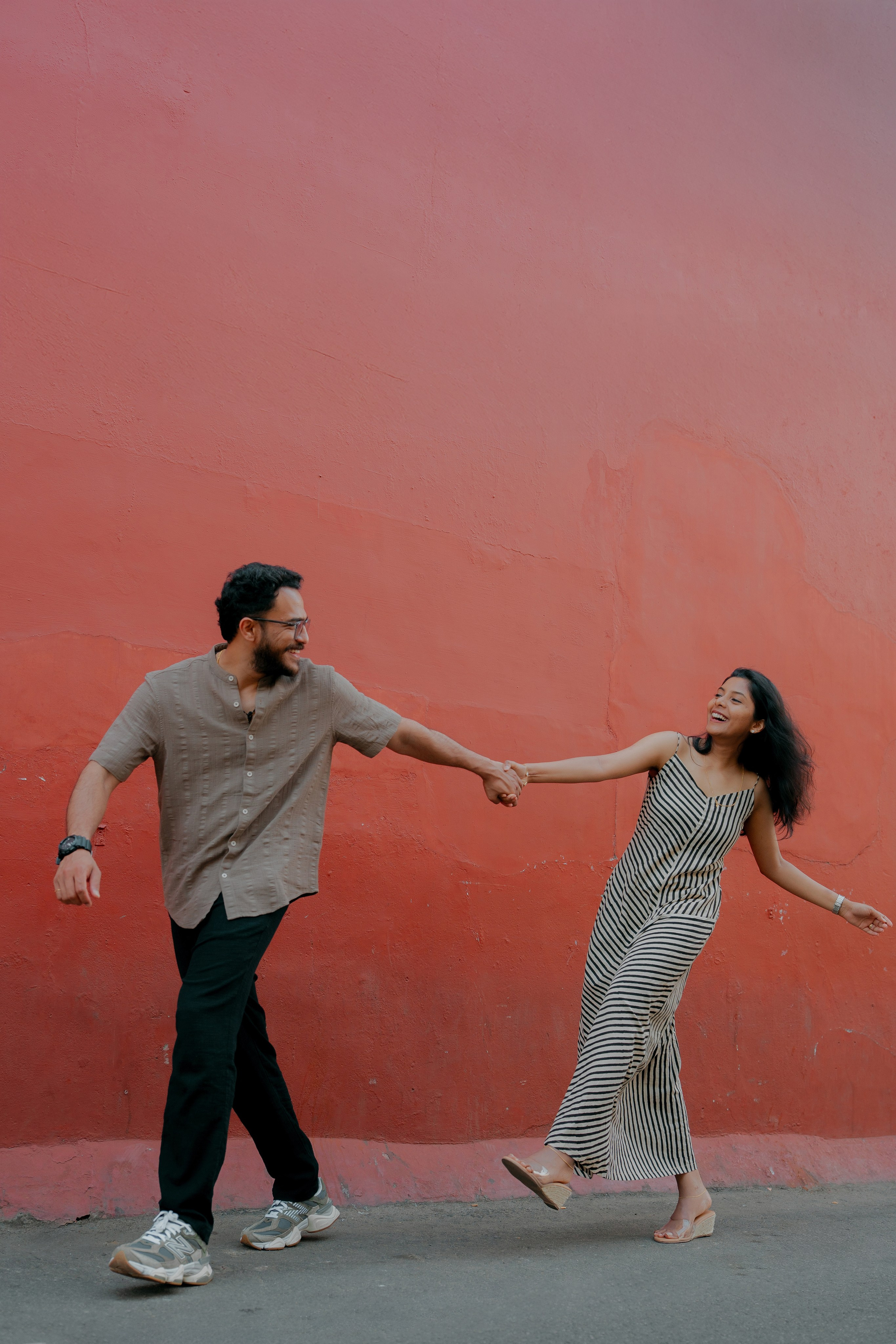 Street Romance! Ft. Naveen & Soniya. Fine art Wedding Photographers in India & Canada