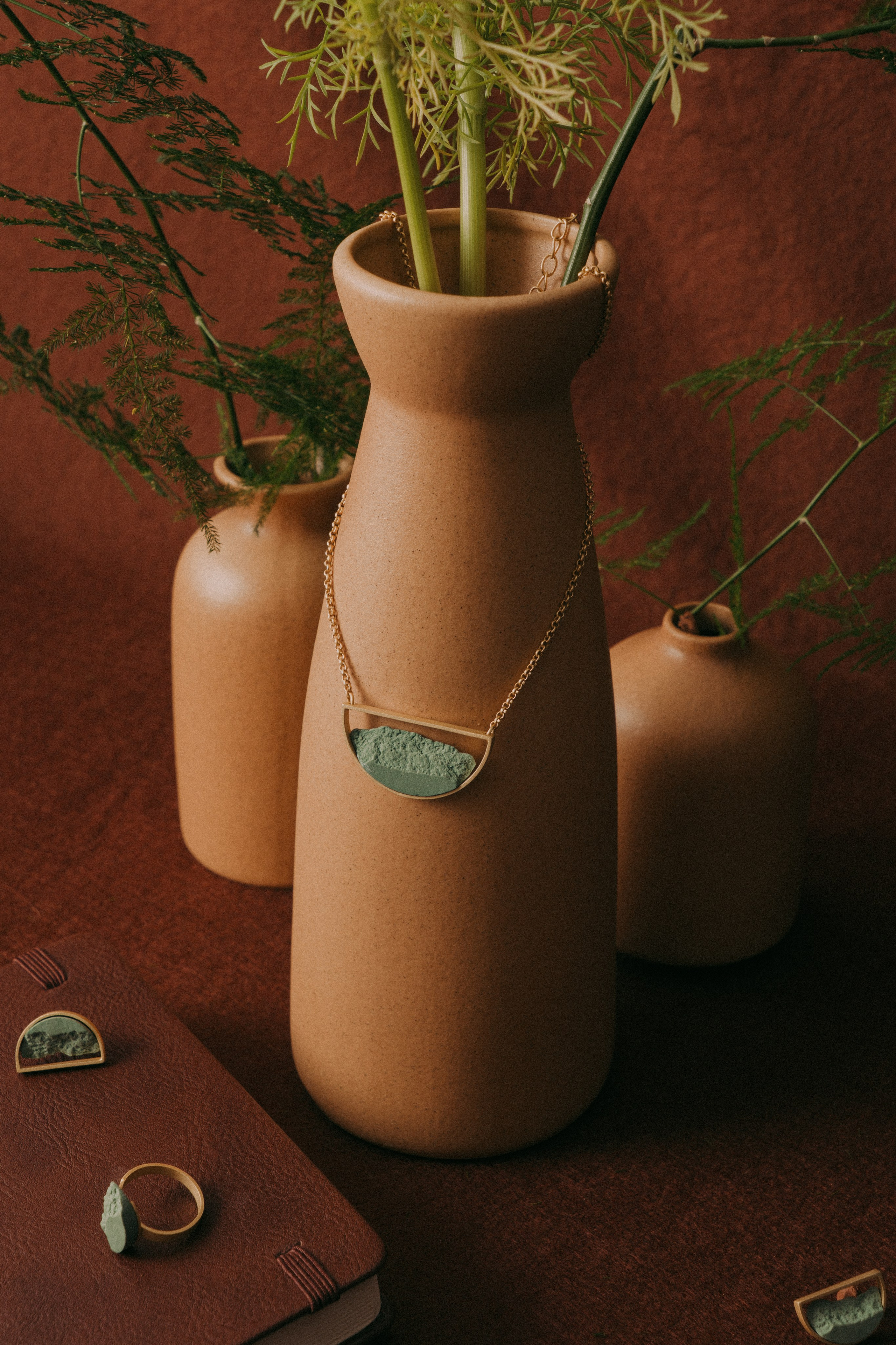 Joyería Lifestyle Barcelona: Fotografía de Marca DSNU. Creador de contenido visual en Barcelona | Dima Kit