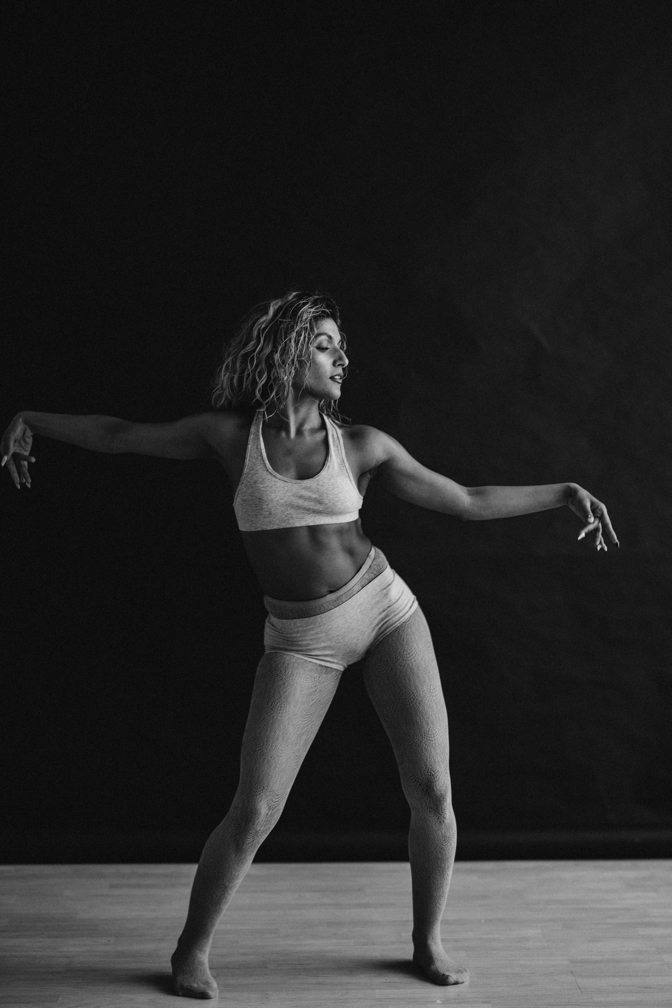 DANCERS. Victoria Olonen – Cinematic Portrait Artist | Helsinki & Europe