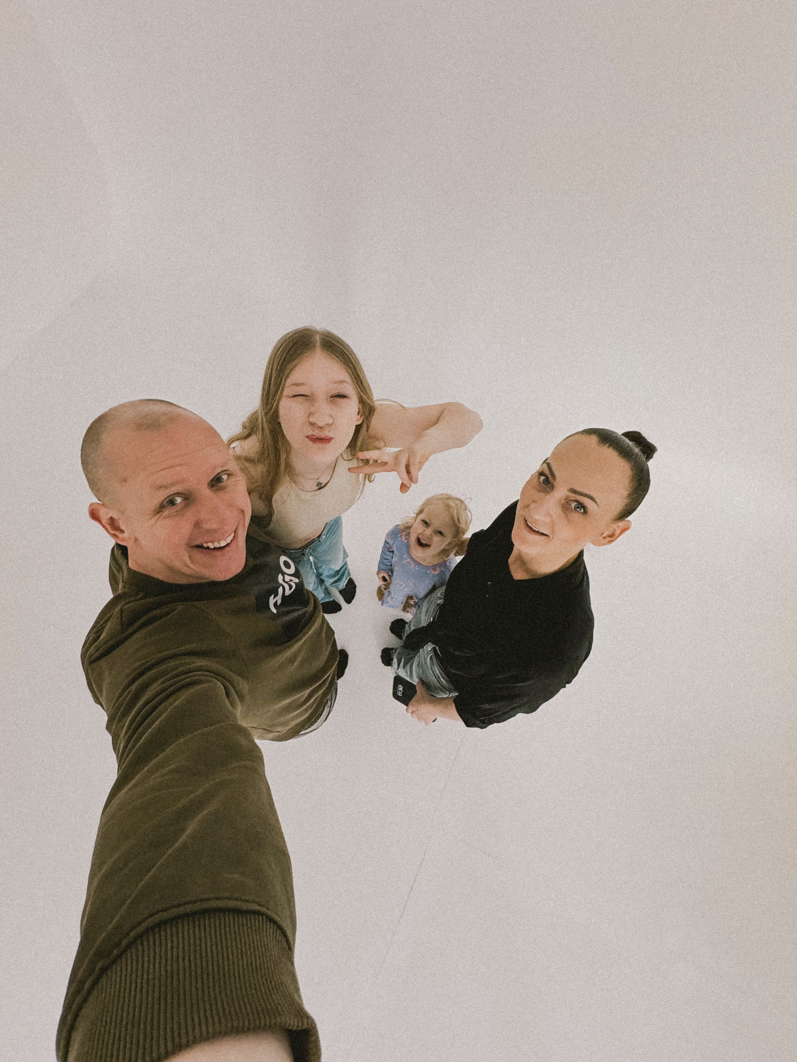 Sava studija jeb vieta, kur izpausties - iPhone Video School. Video shooting and creating with phone, iPhone Video School