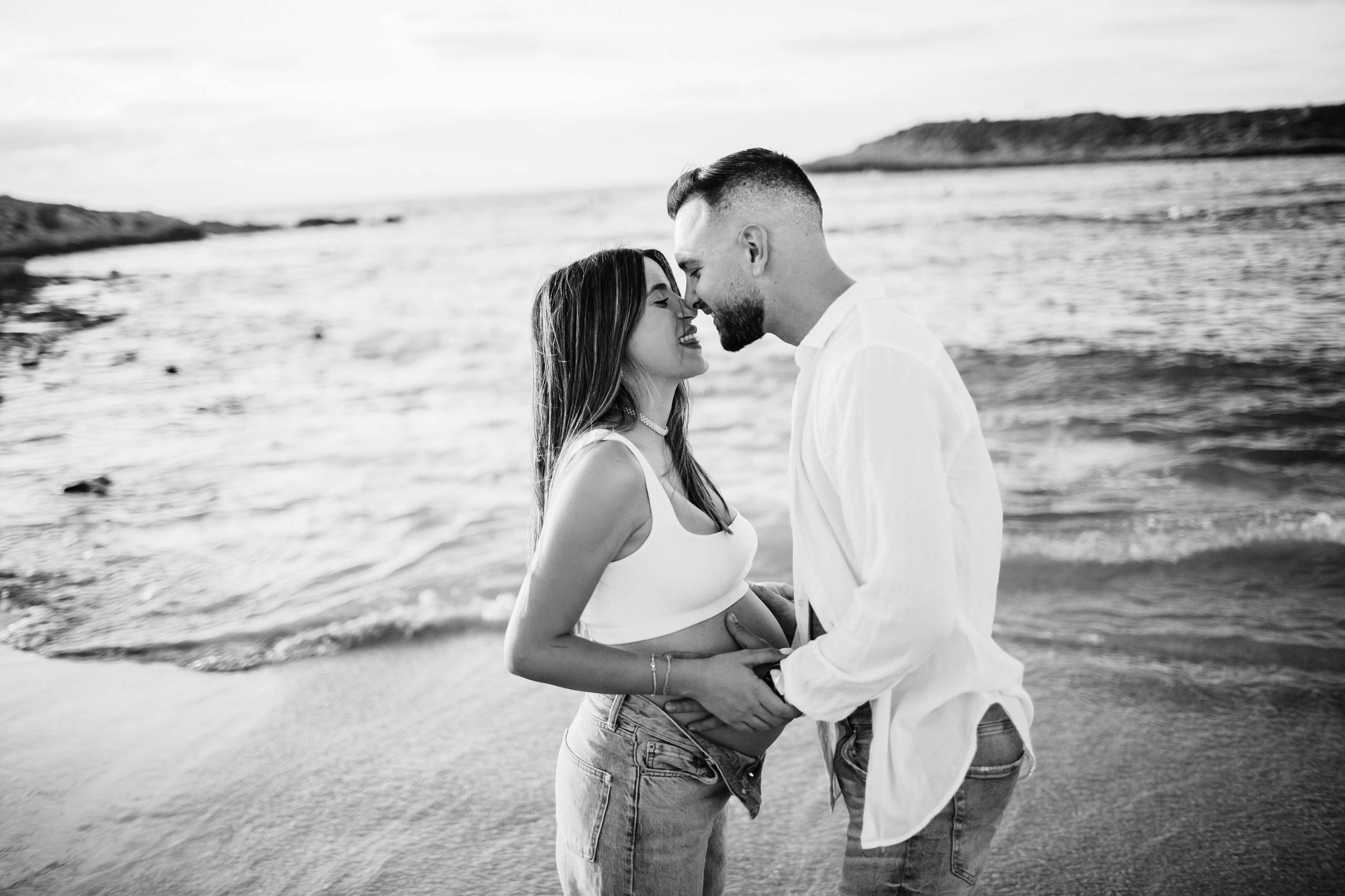 Yael & Gal Nahsholim beach. Family photographer in Israel