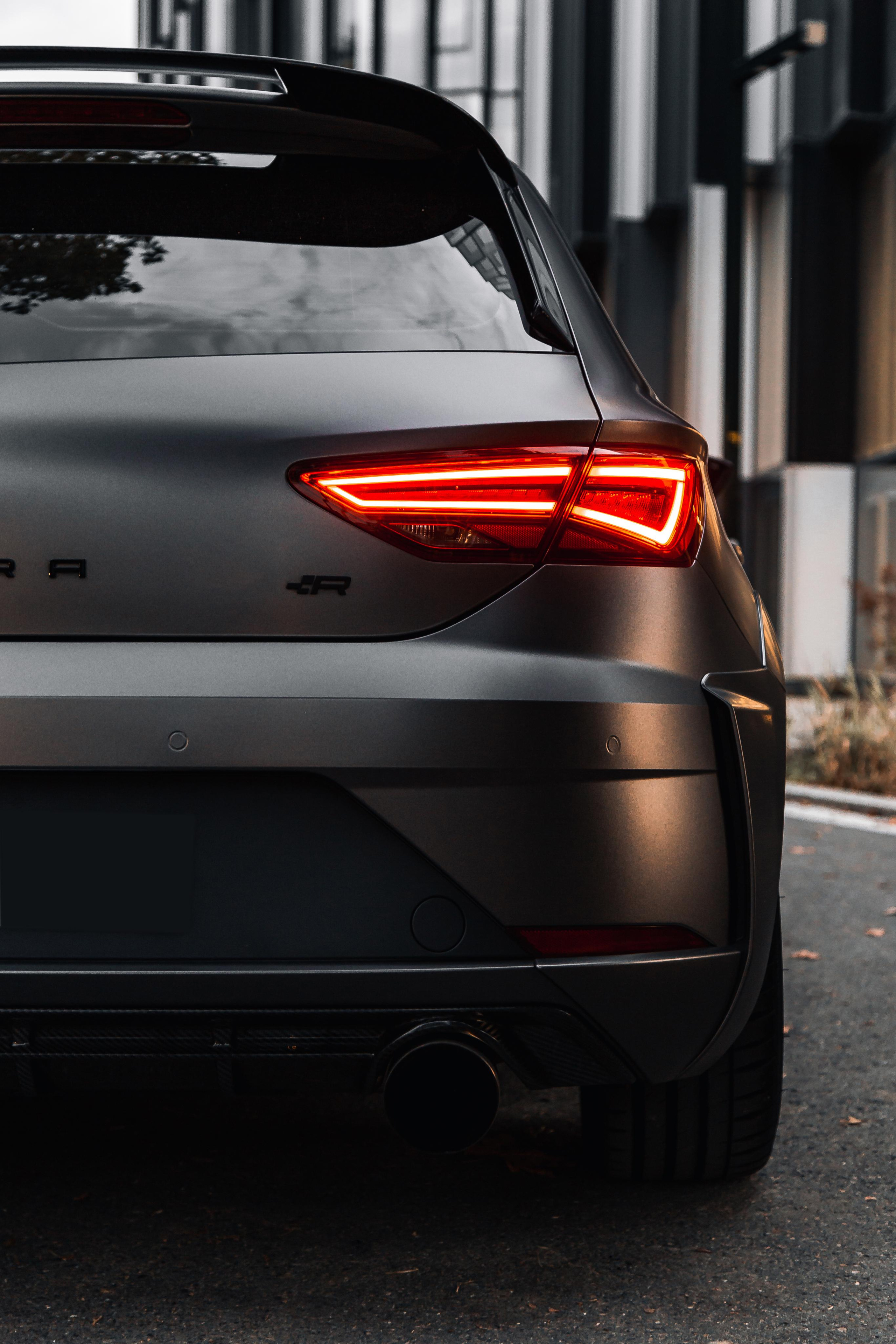 Seat Cupra R. Photographer in Paris — Vitalii Motruk