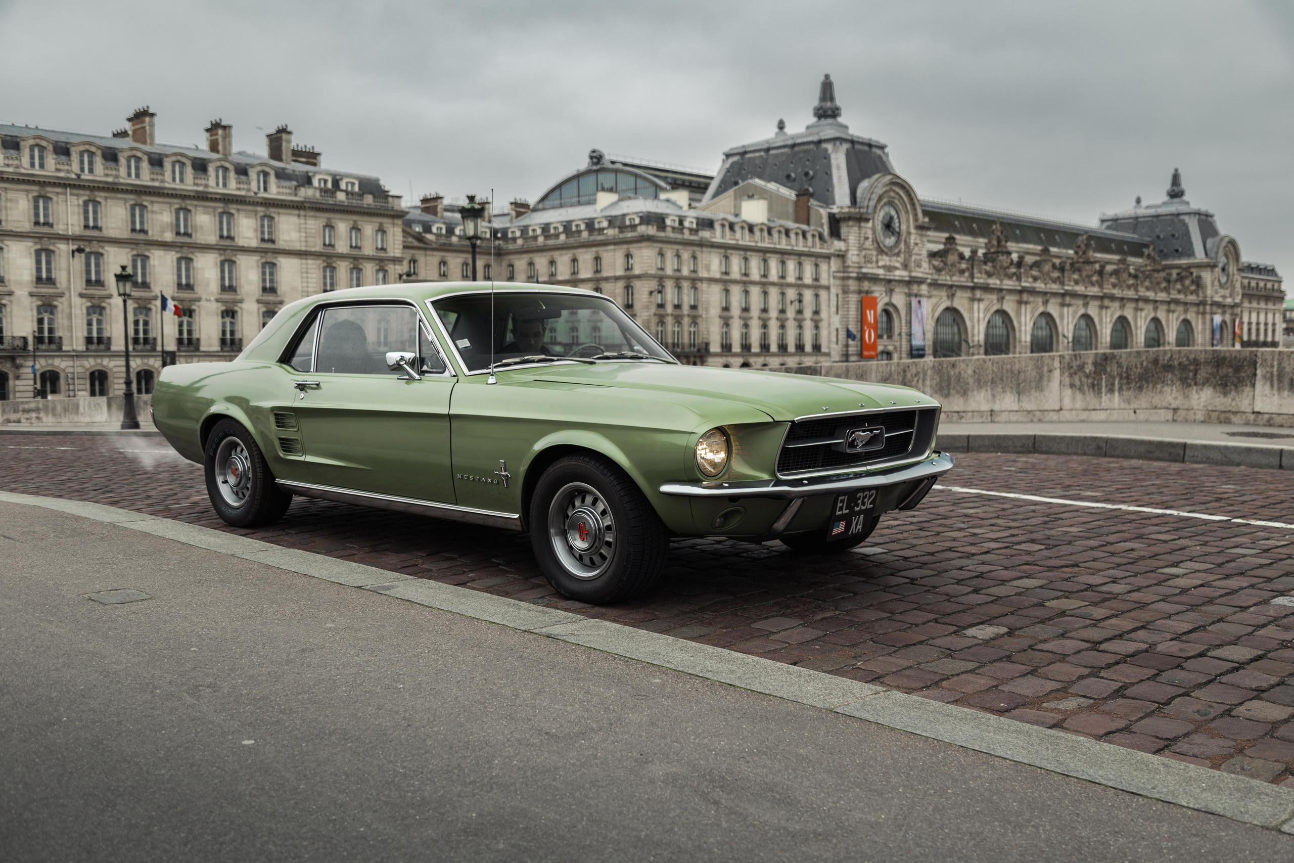 Ford Mustang '67. Photographe de voitures à Paris — Vitalii Motruk