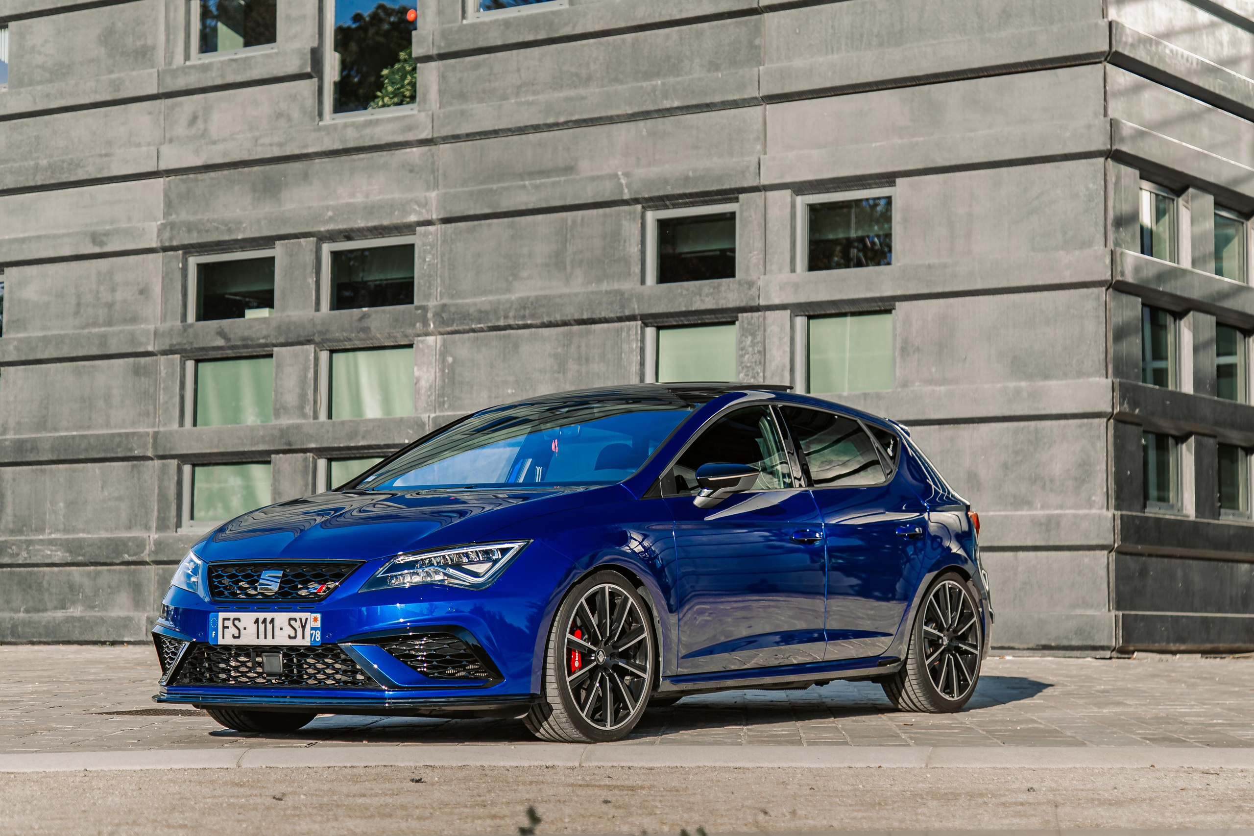 Seat Cupra. Photographer in Paris — Vitalii Motruk