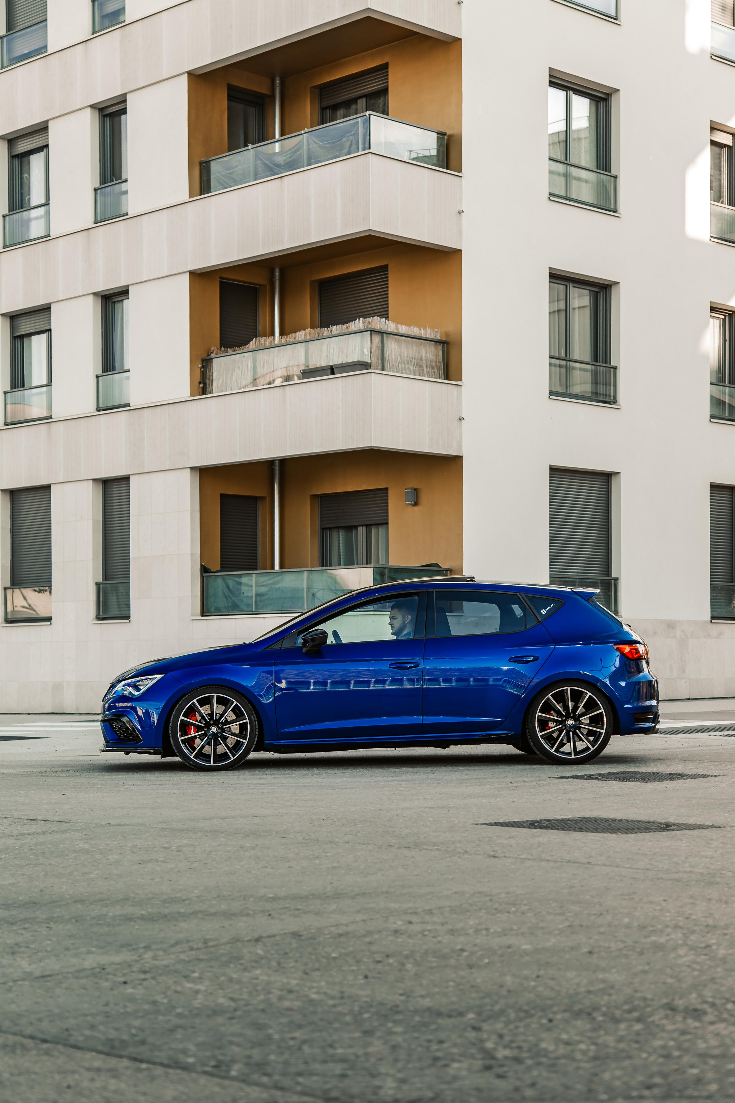 Seat Cupra. Photographer in Paris — Vitalii Motruk