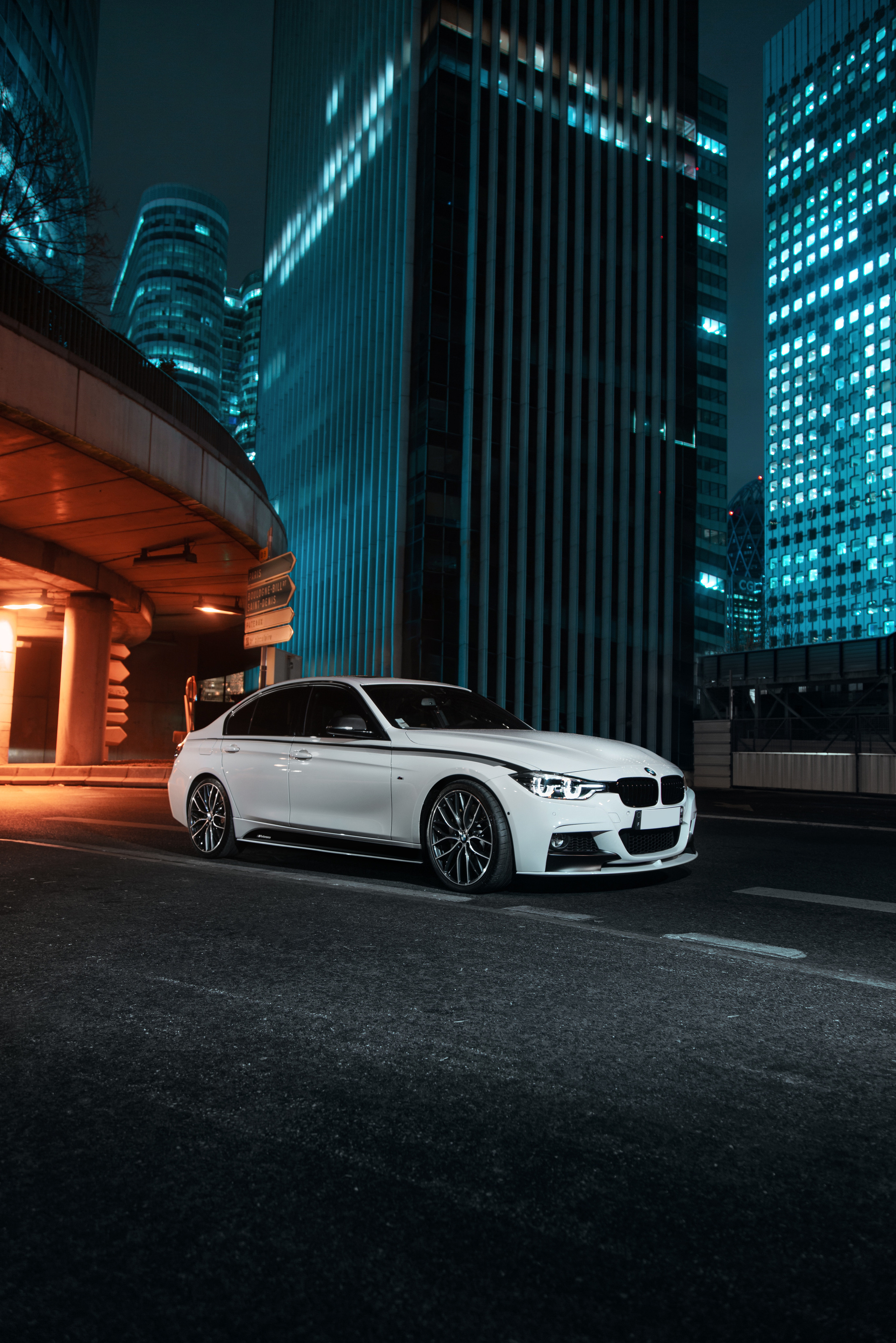 BMW 340i. Photographer in Paris — Vitalii Motruk