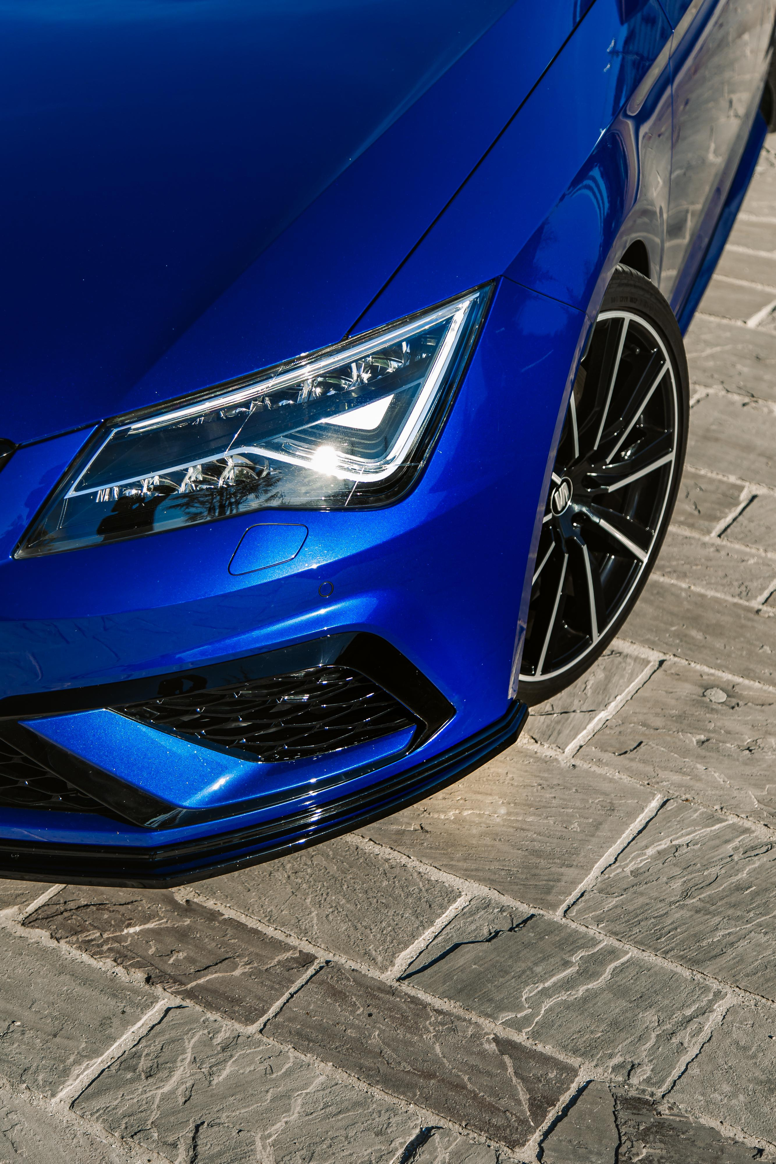 Seat Cupra. Photographer in Paris — Vitalii Motruk