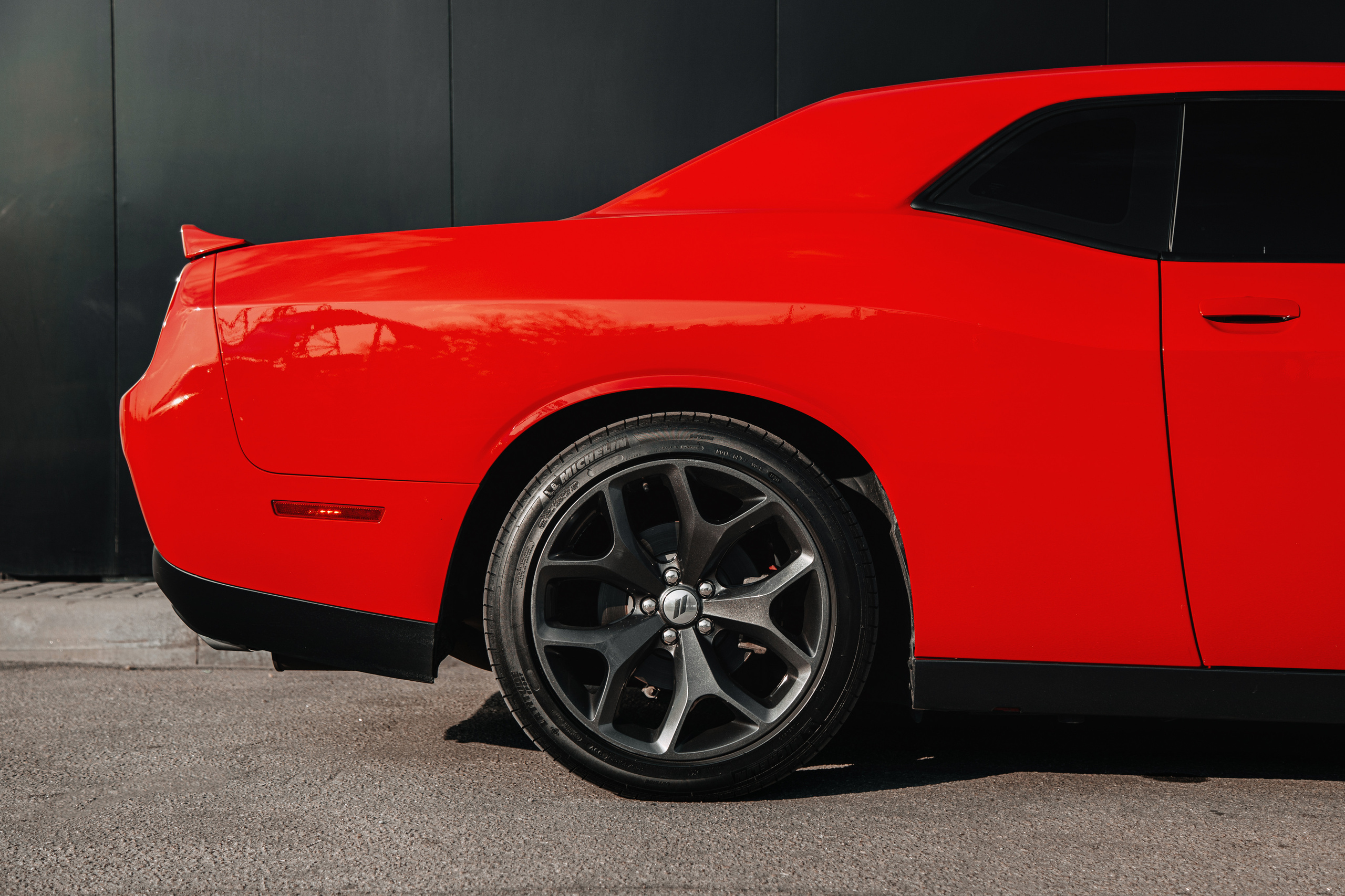 Dodge Challenger. Photographe de voitures à Paris — Vitalii Motruk