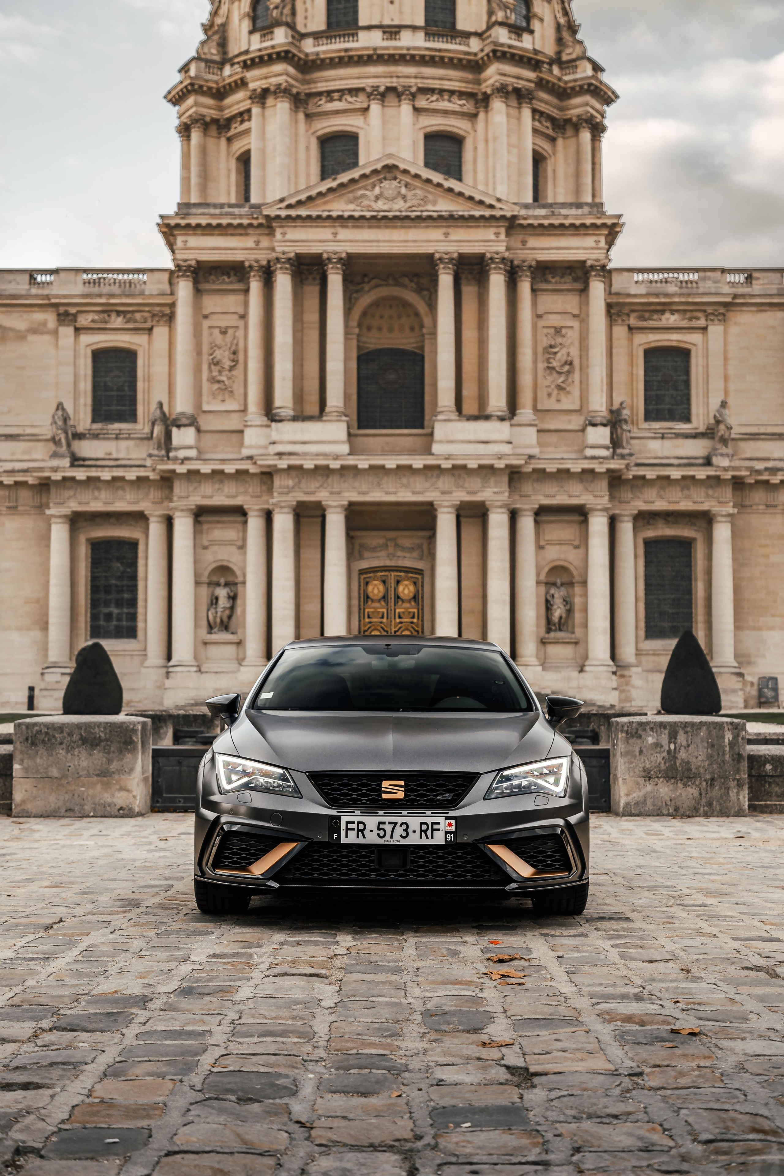 Seat Cupra R. Photographer in Paris — Vitalii Motruk