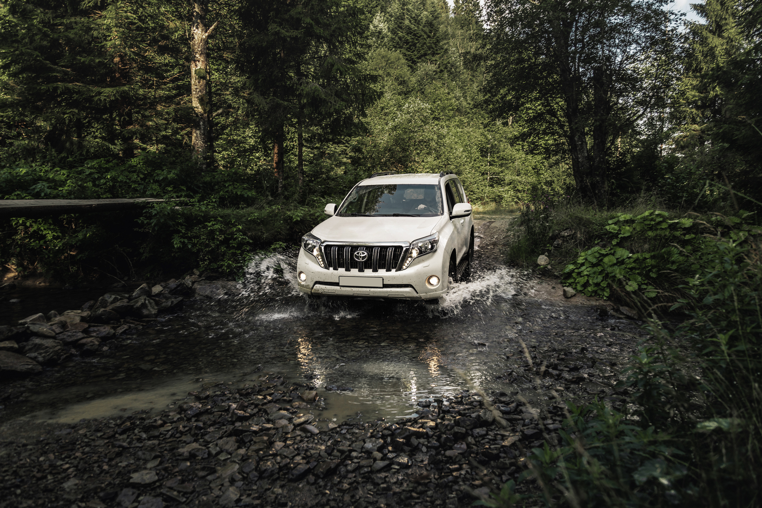 Toyota in the Carpathians. Photographer in Paris — Vitalii Motruk