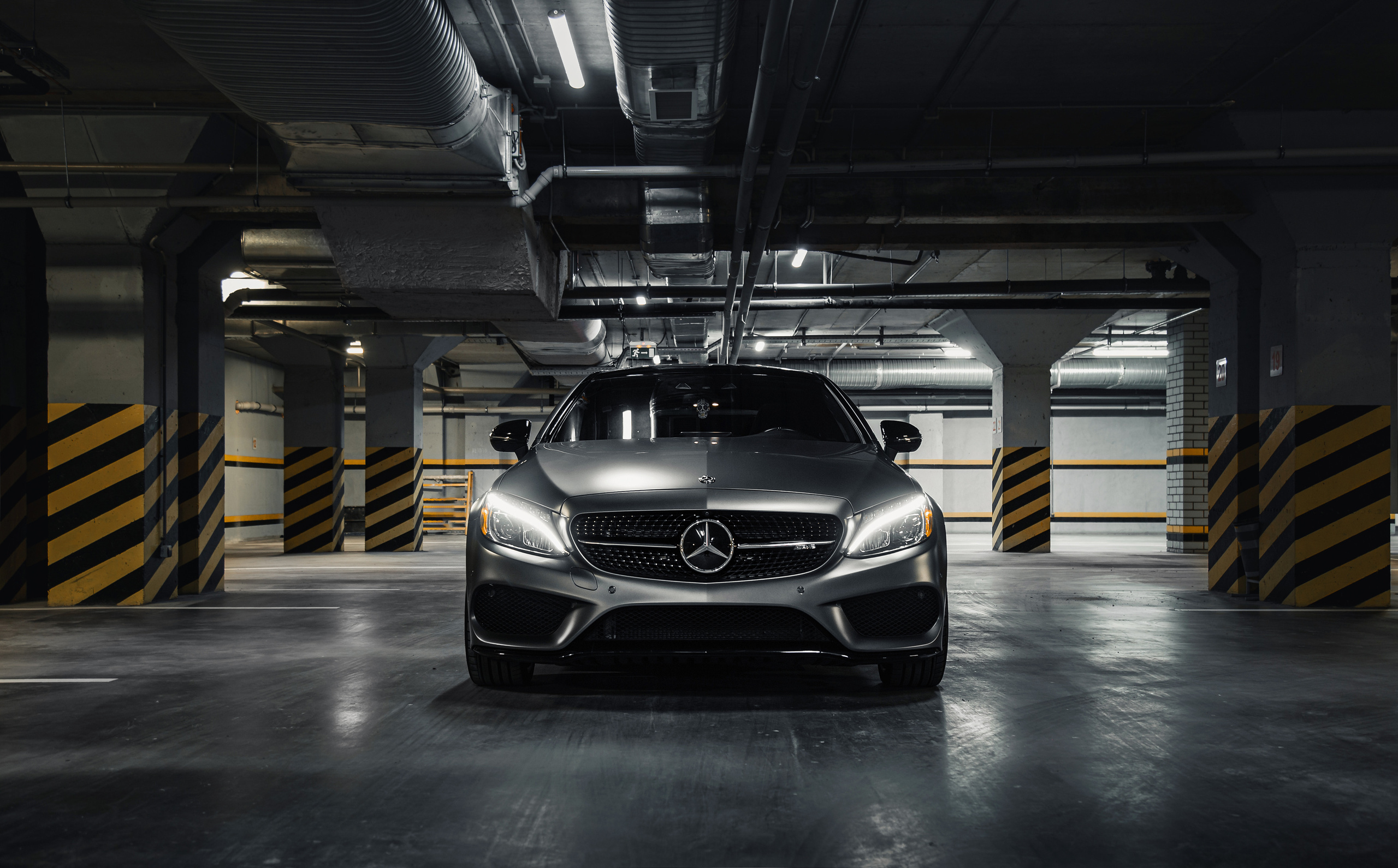 Mercedes-Benz C43 AMG. Photographe de voitures à Paris — Vitalii Motruk