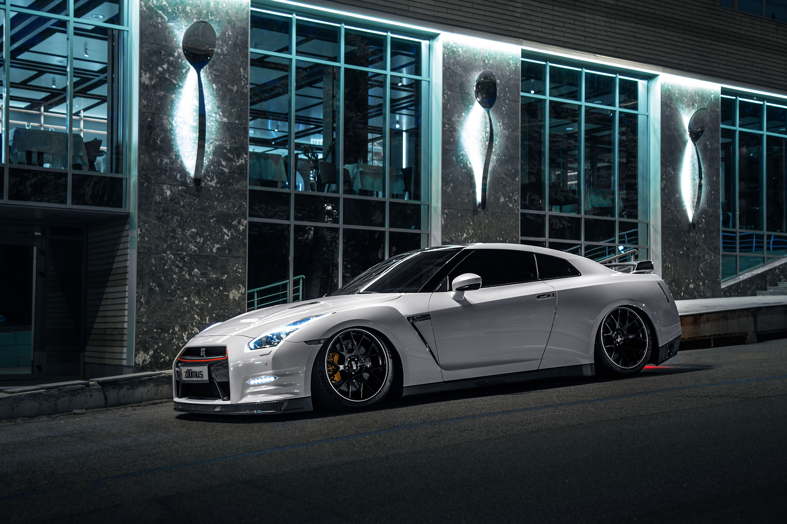 Nissan GT-R. Photographe de voitures à Paris — Vitalii Motruk