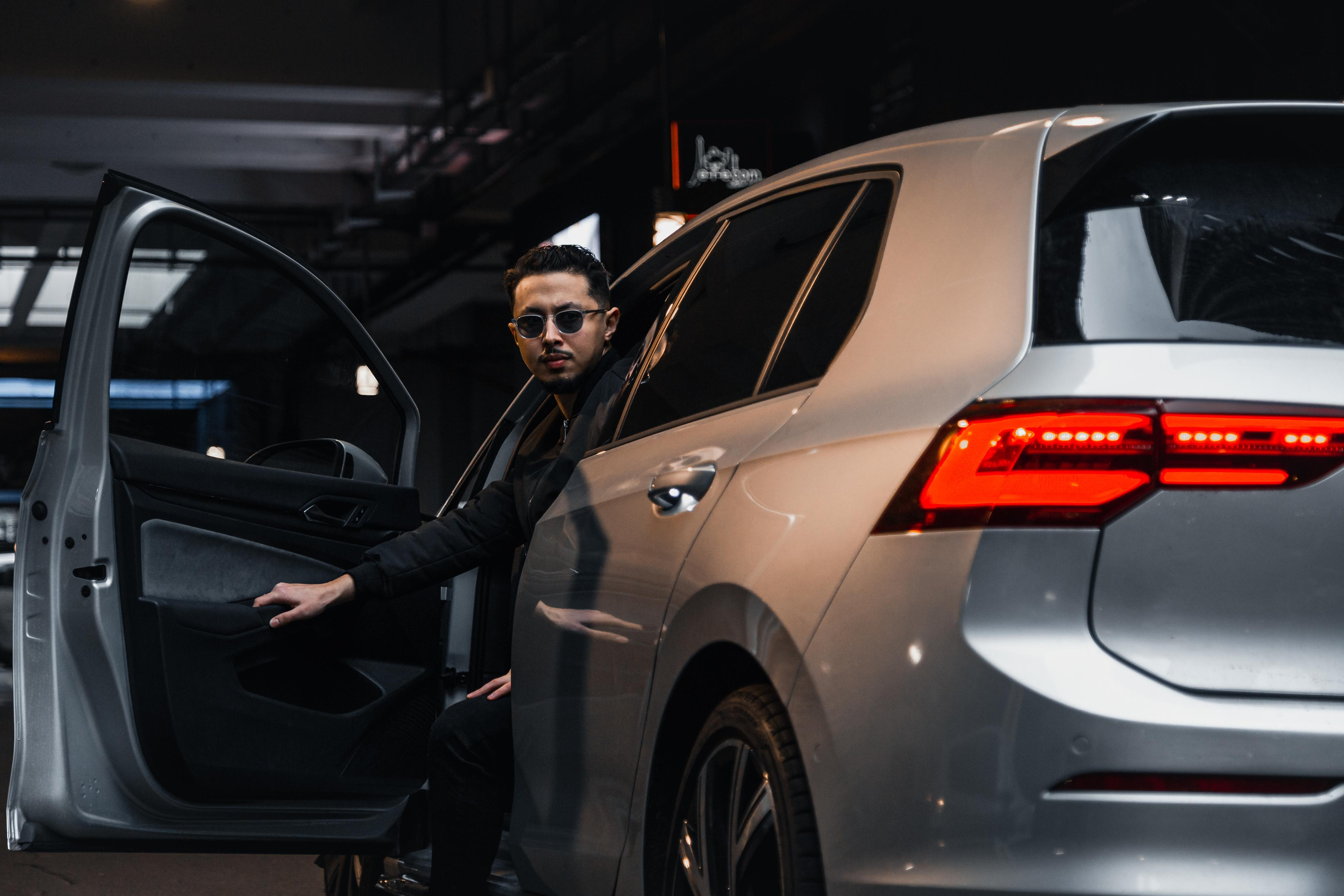 Hamza x Golf 8 R-line. Photographe de voitures à Paris — Vitalii Motruk