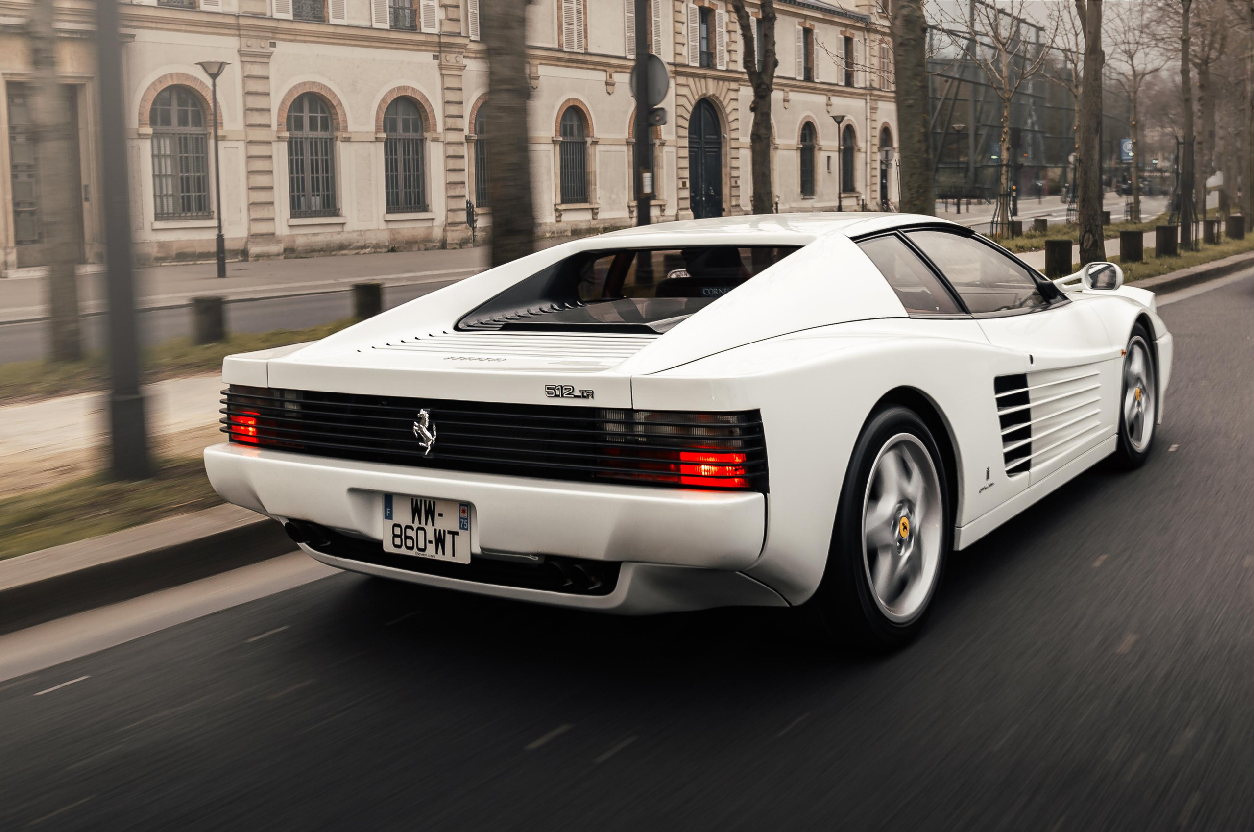 Street photo in Paris. Photographe de voitures à Paris — Vitalii Motruk