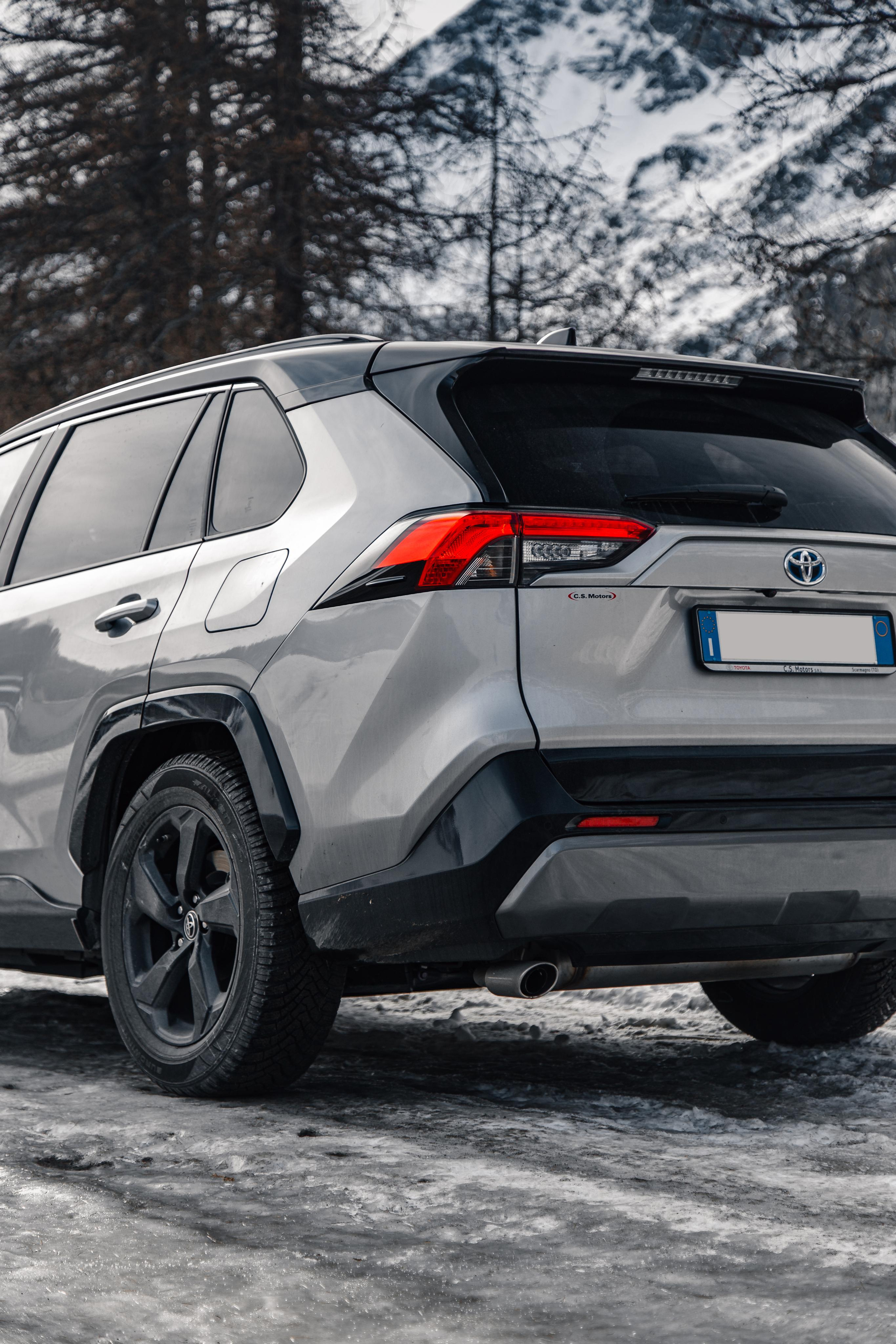 Toyota RAV4. Photographe de voitures à Paris — Vitalii Motruk