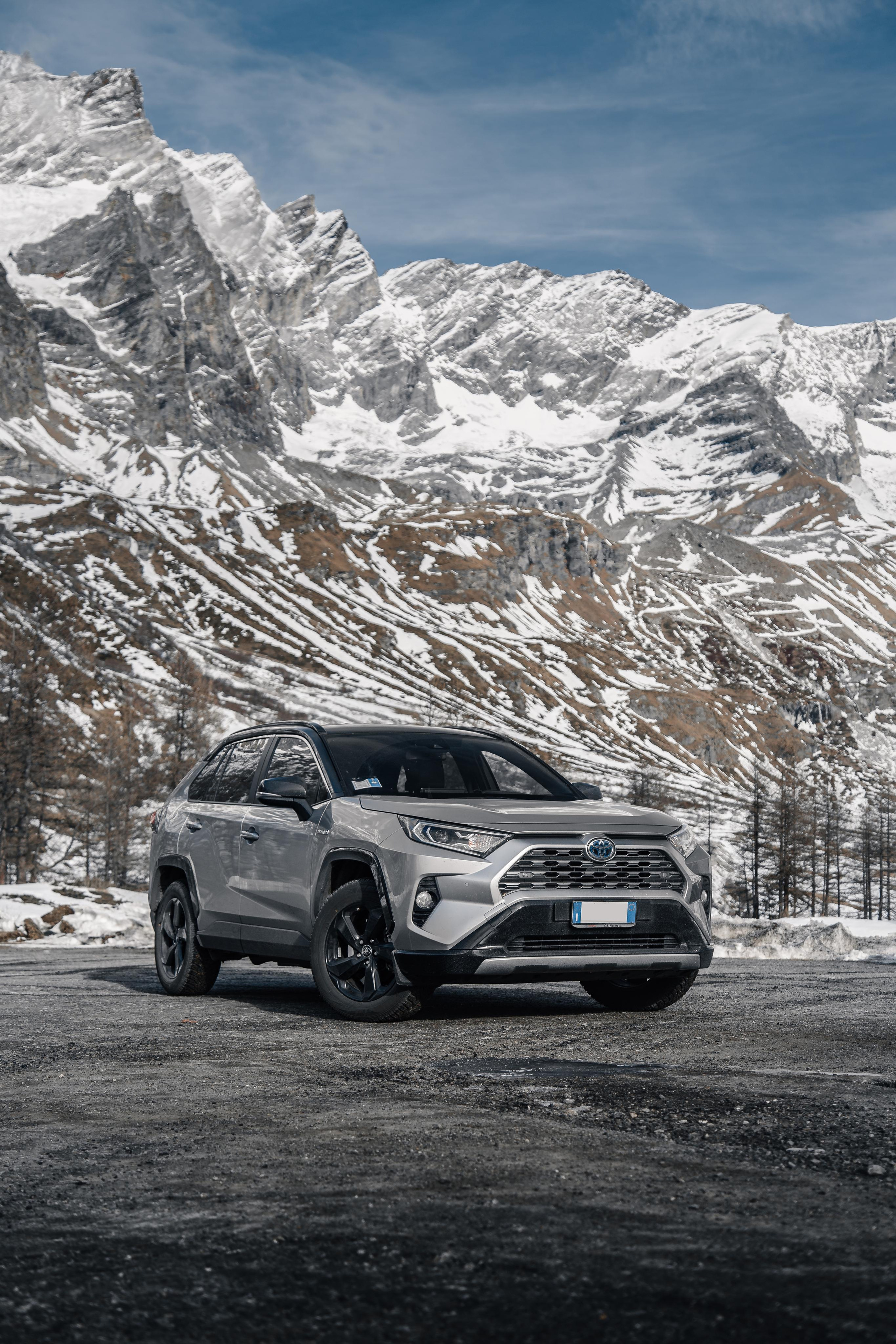 Toyota RAV4. Photographe de voitures à Paris — Vitalii Motruk