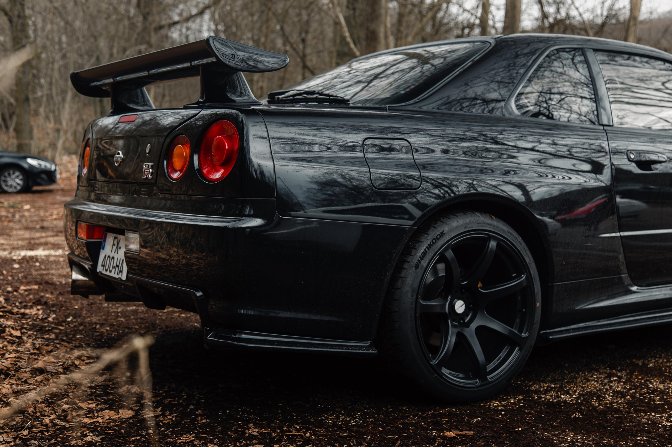 Nissan Meudon. Photographe de voitures à Paris — Vitalii Motruk