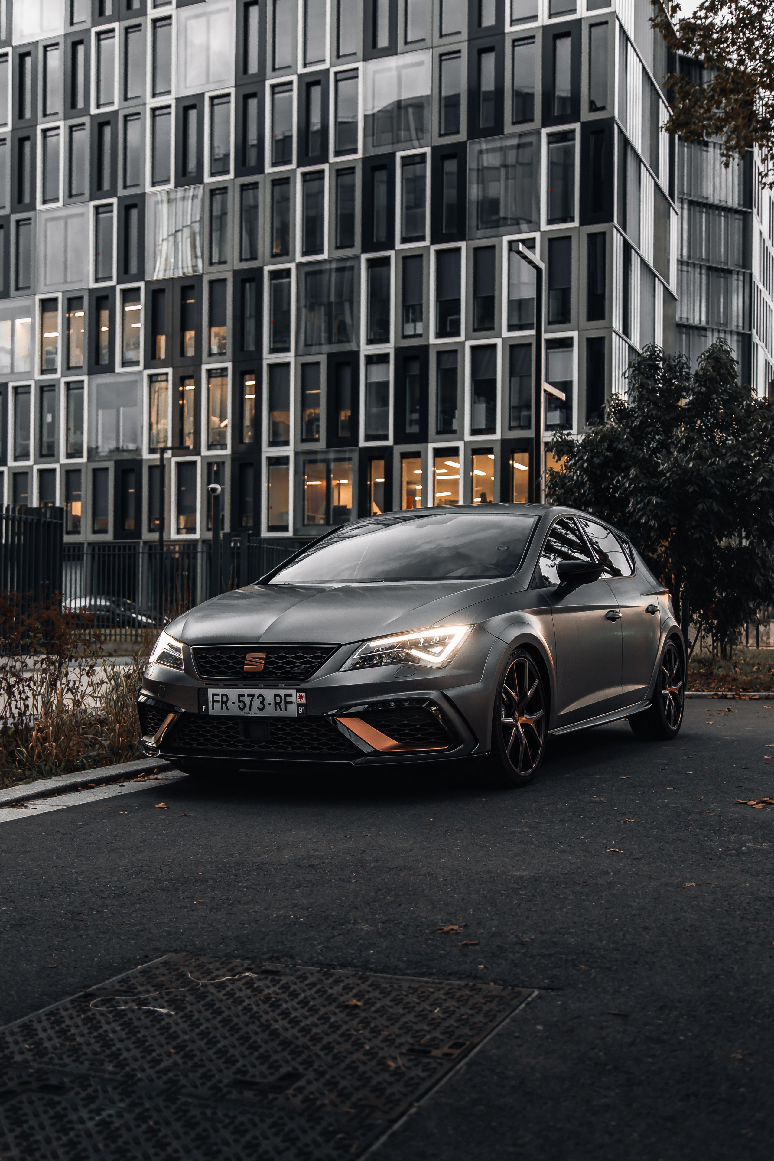 Seat Cupra R. Photographer in Paris — Vitalii Motruk