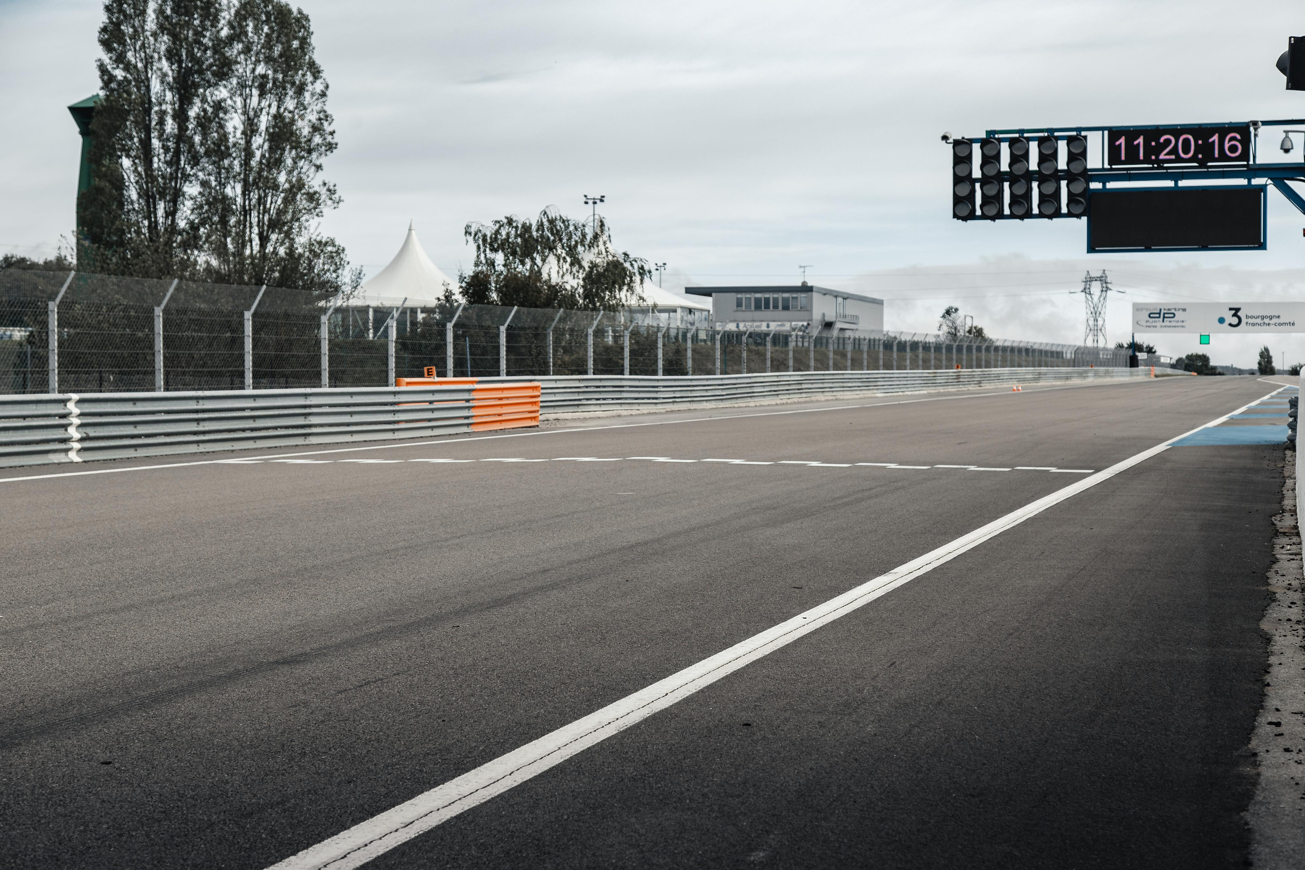 Porsche Cayman. Photographe de voitures à Paris — Vitalii Motruk