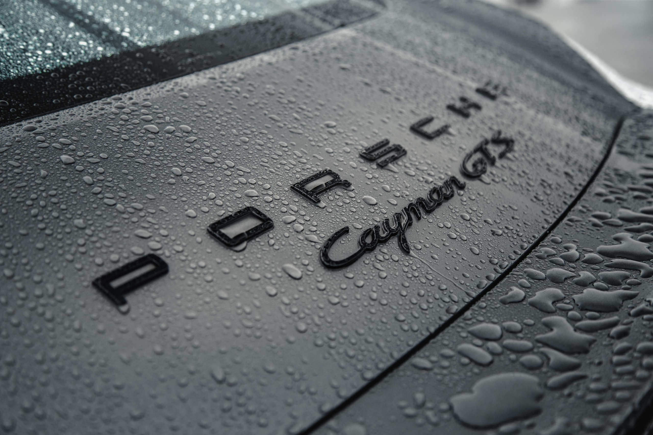 Porsche Cayman. Photographe de voitures à Paris — Vitalii Motruk