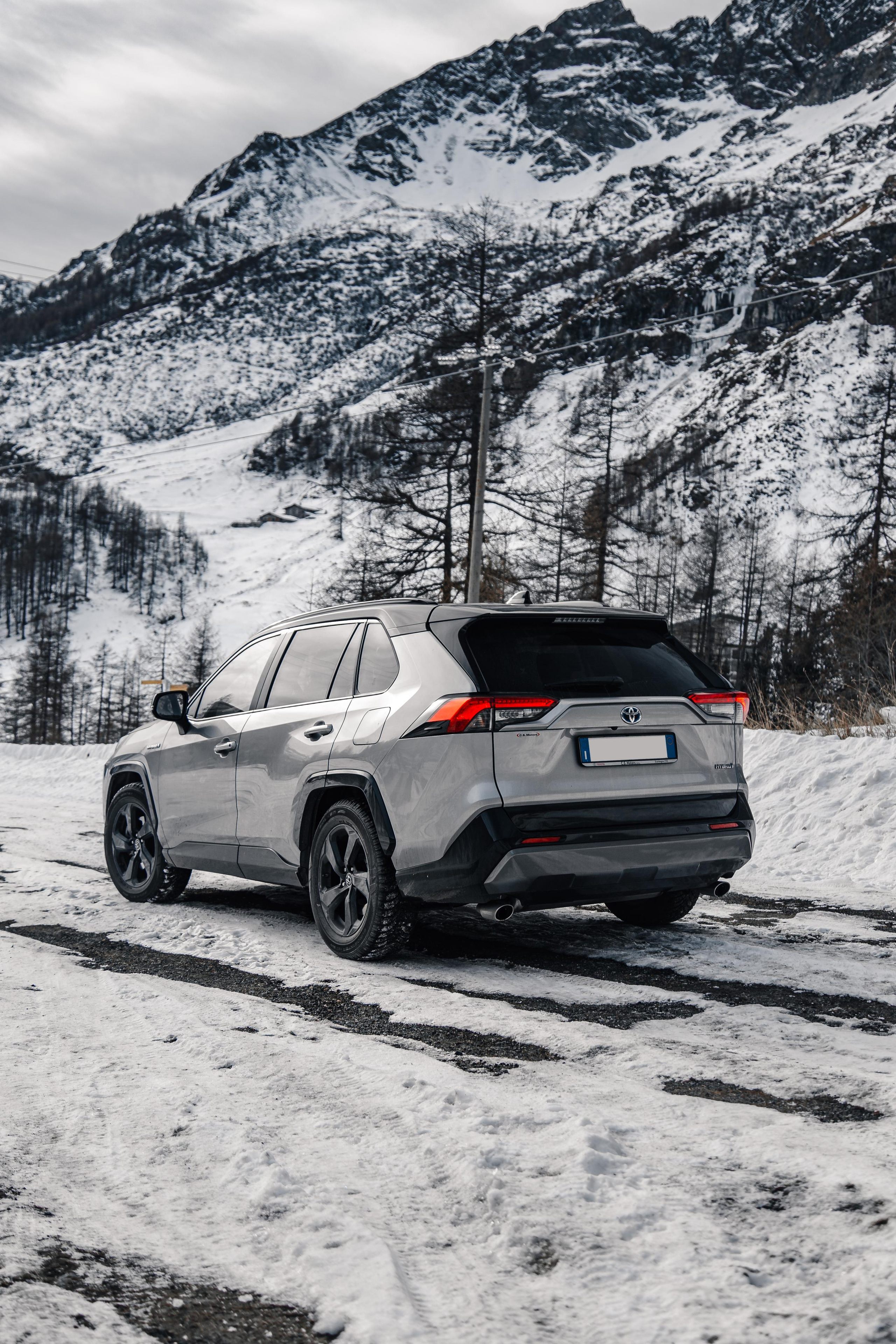 Toyota RAV4. Photographe de voitures à Paris — Vitalii Motruk