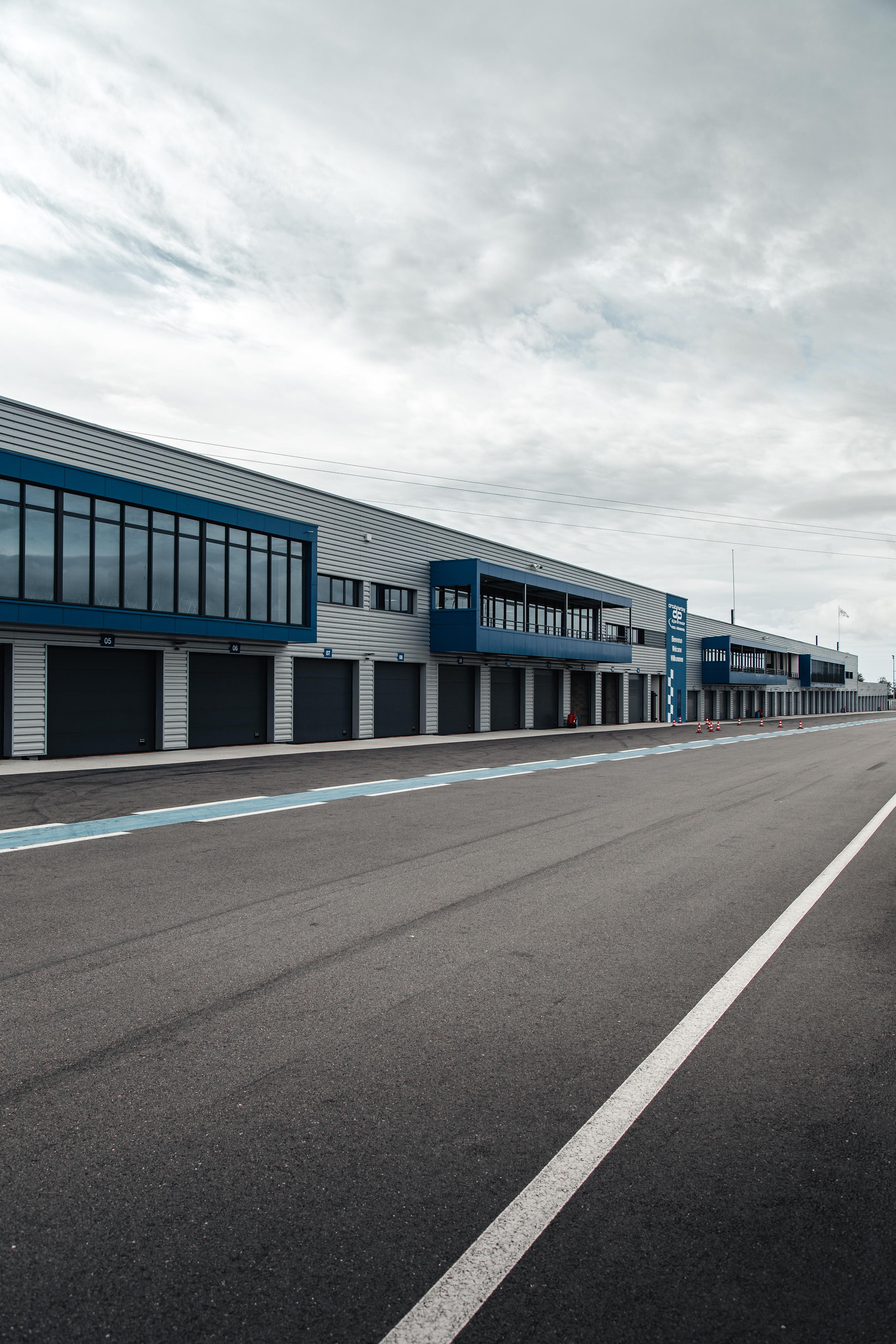 Porsche Cayman. Photographe de voitures à Paris — Vitalii Motruk