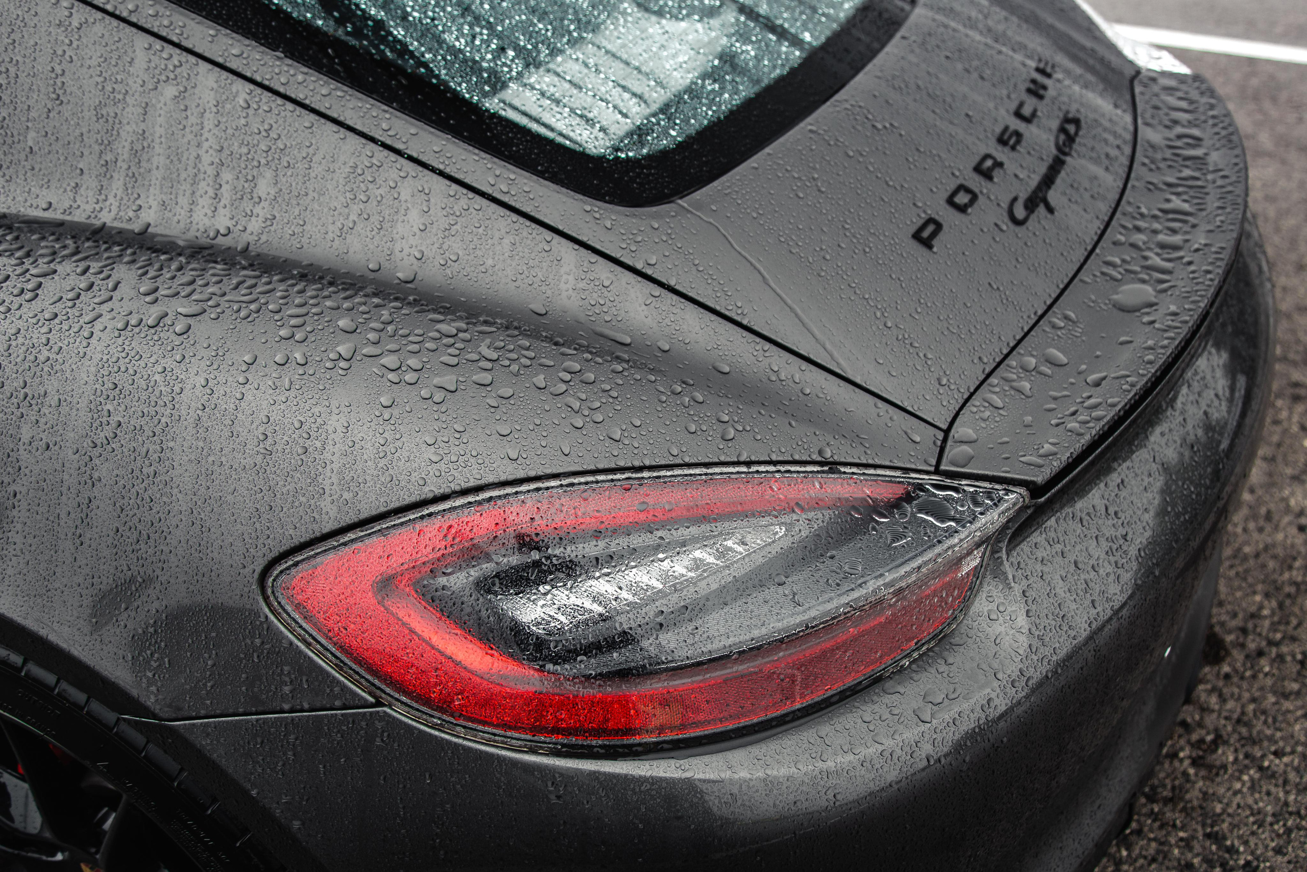 Porsche Cayman. Photographe de voitures à Paris — Vitalii Motruk