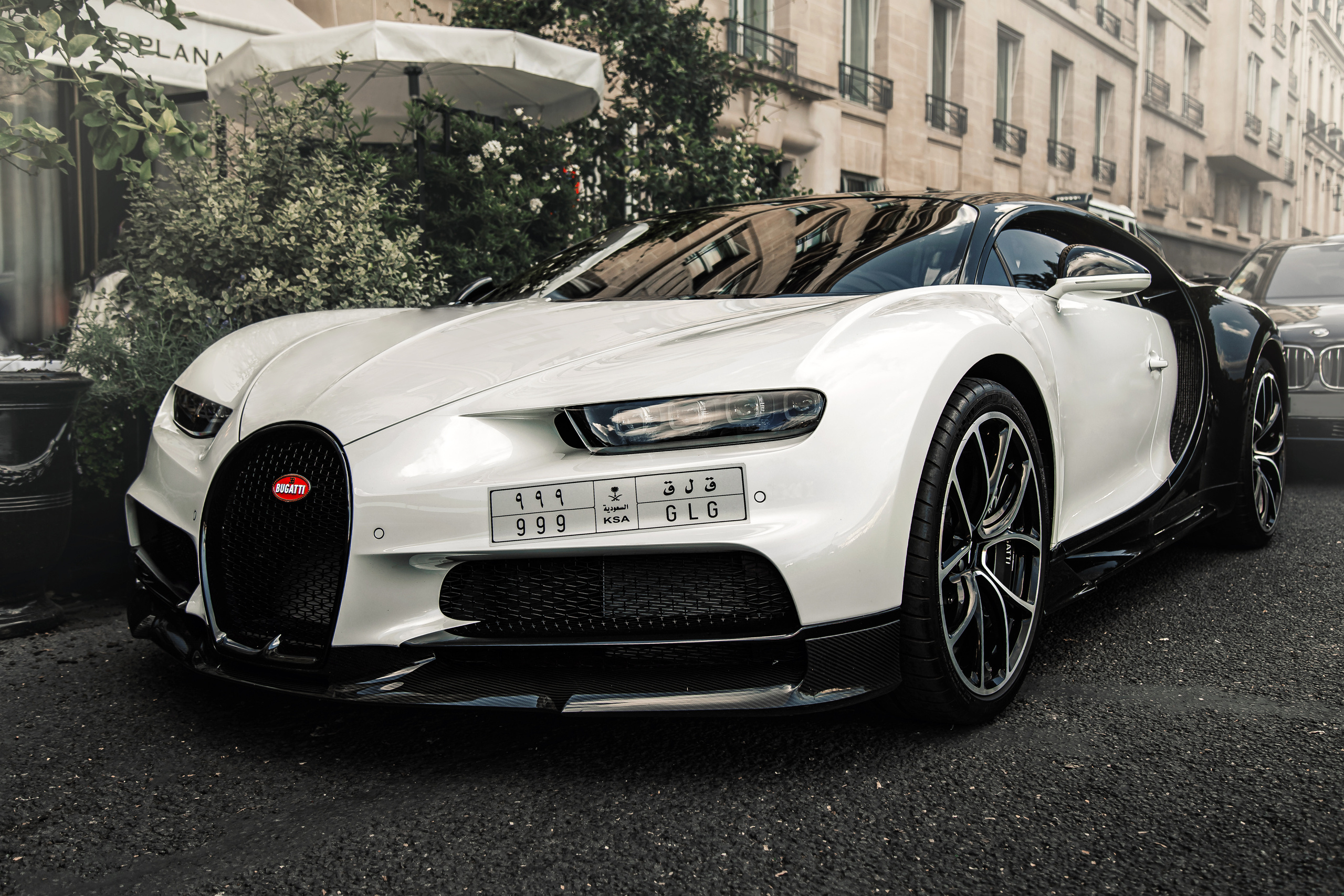 Street photo in Paris. Photographe de voitures à Paris — Vitalii Motruk