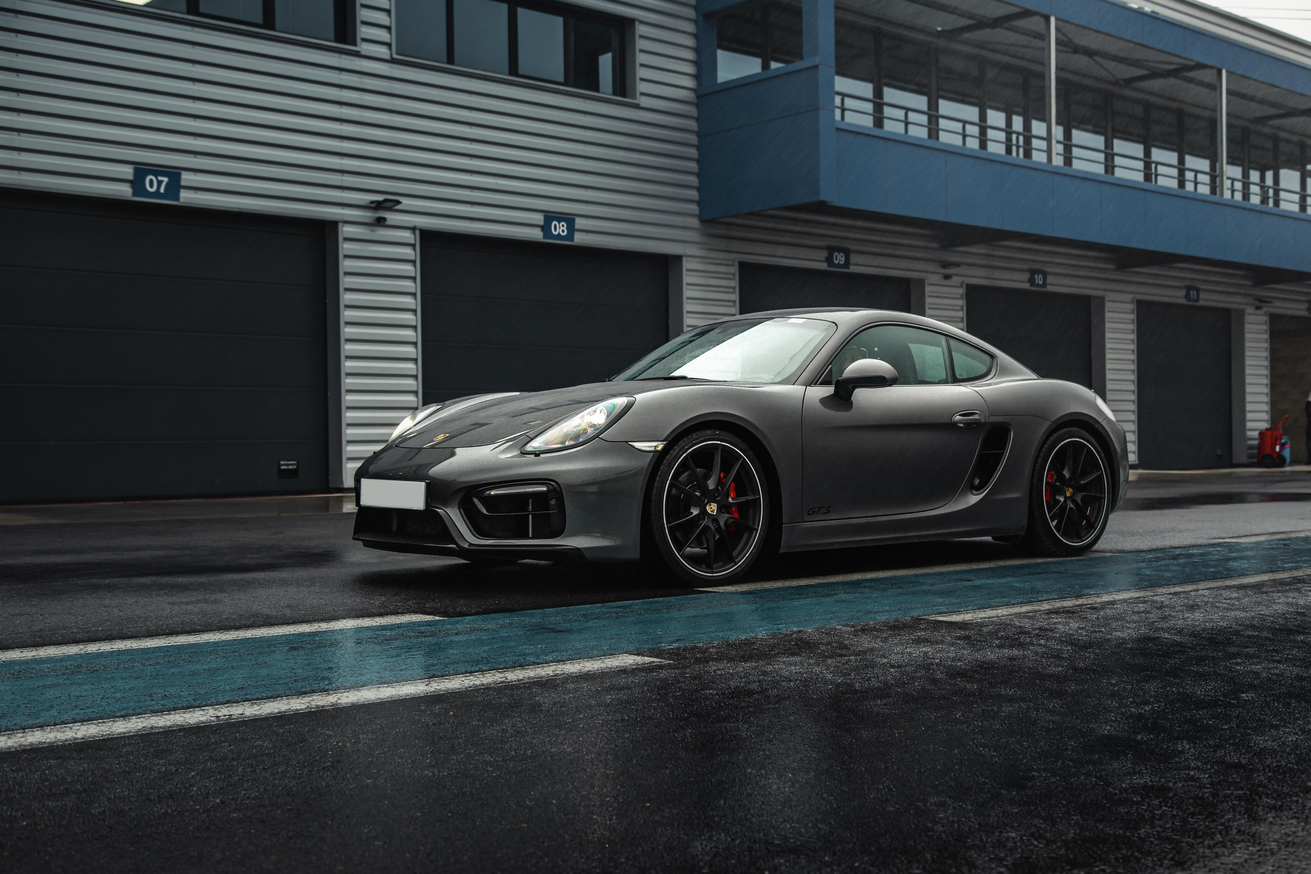 Porsche Cayman. Photographe de voitures à Paris — Vitalii Motruk