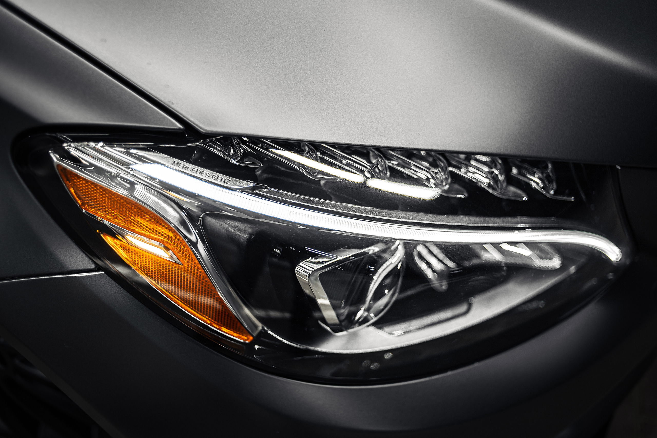 Mercedes-Benz C43 AMG. Photographe de voitures à Paris — Vitalii Motruk