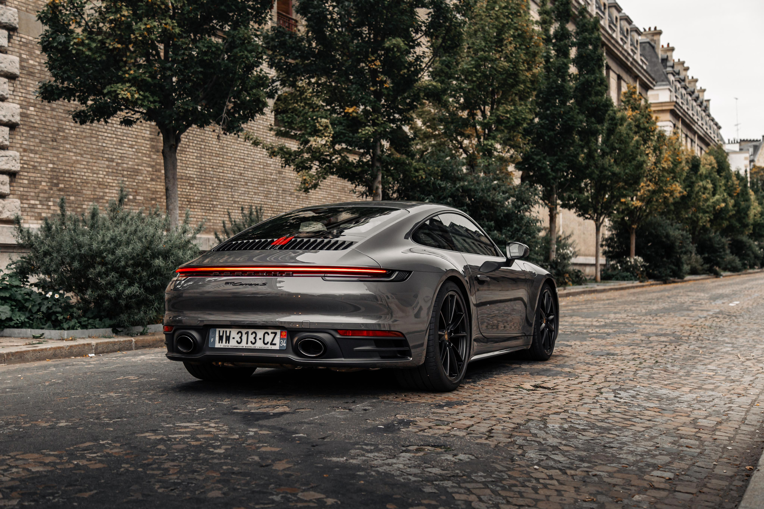 Porsche 911 Carrera S. Photographe de voitures à Paris — Vitalii Motruk
